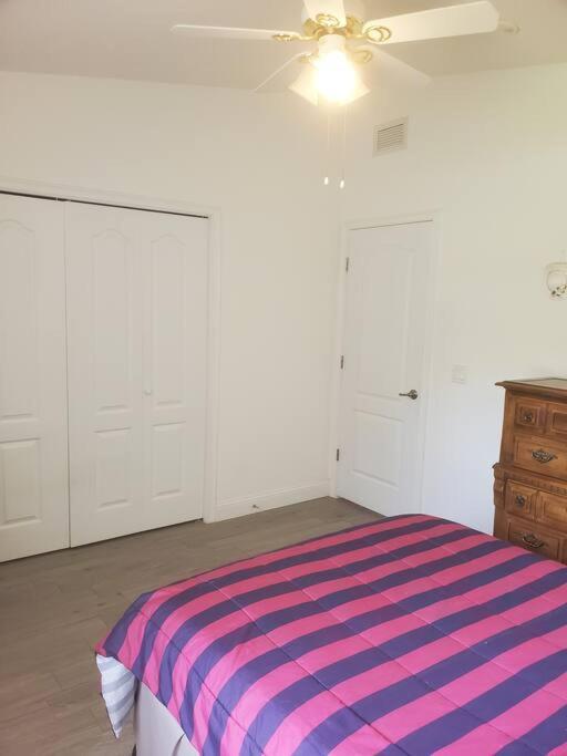 Three-Bedroom House photo 3