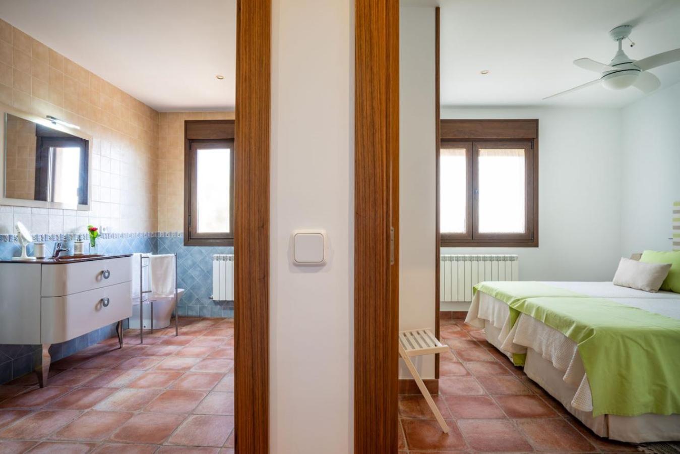 Dos habitaciones dobles conectadas