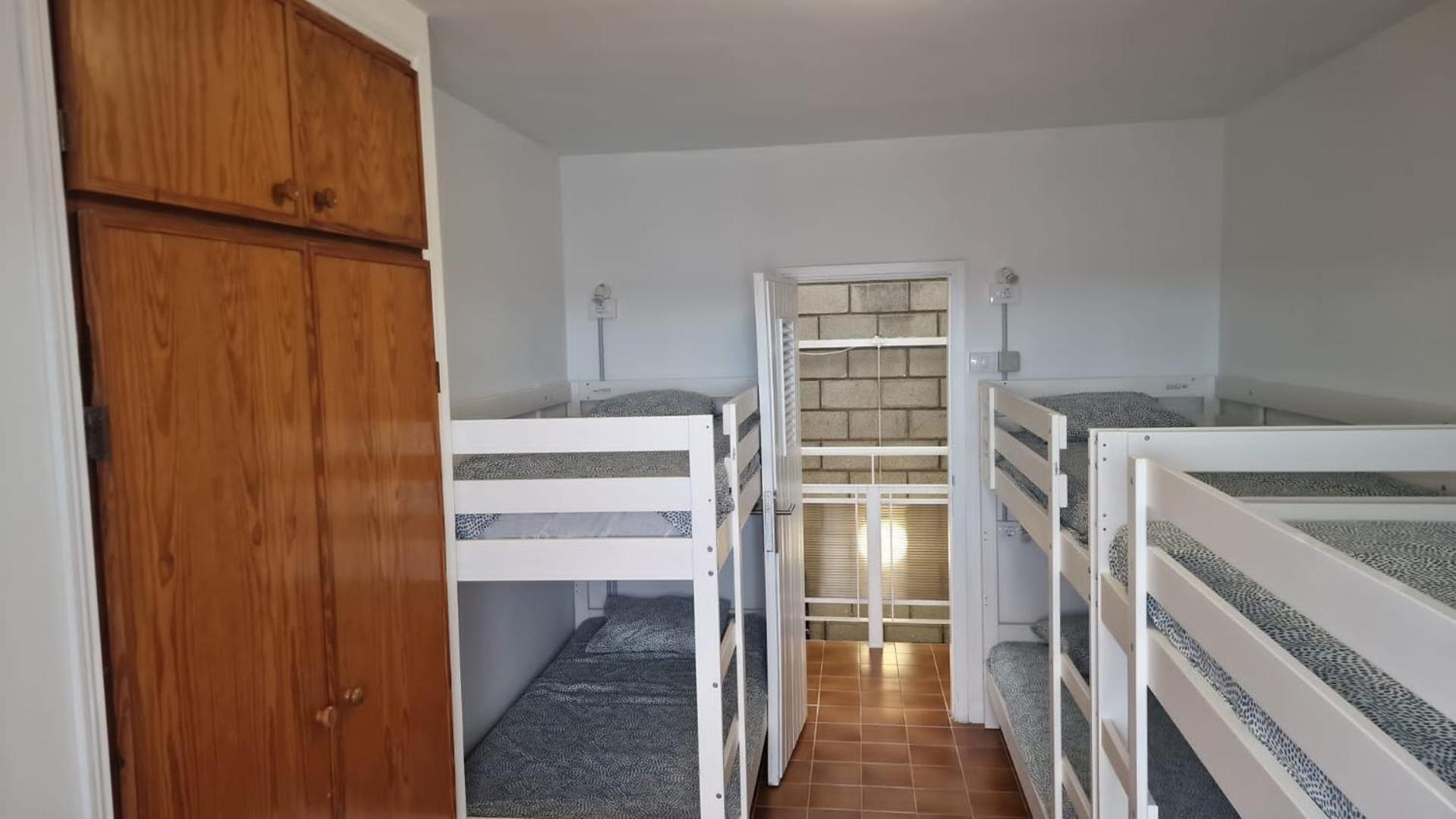 6-Bed Mixed Dormitory Room photo 3