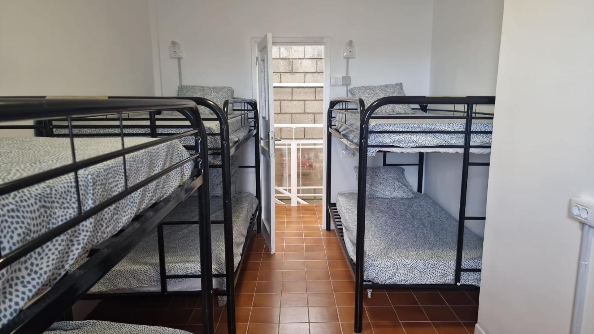 6-Bed Mixed Dormitory Room photo 3