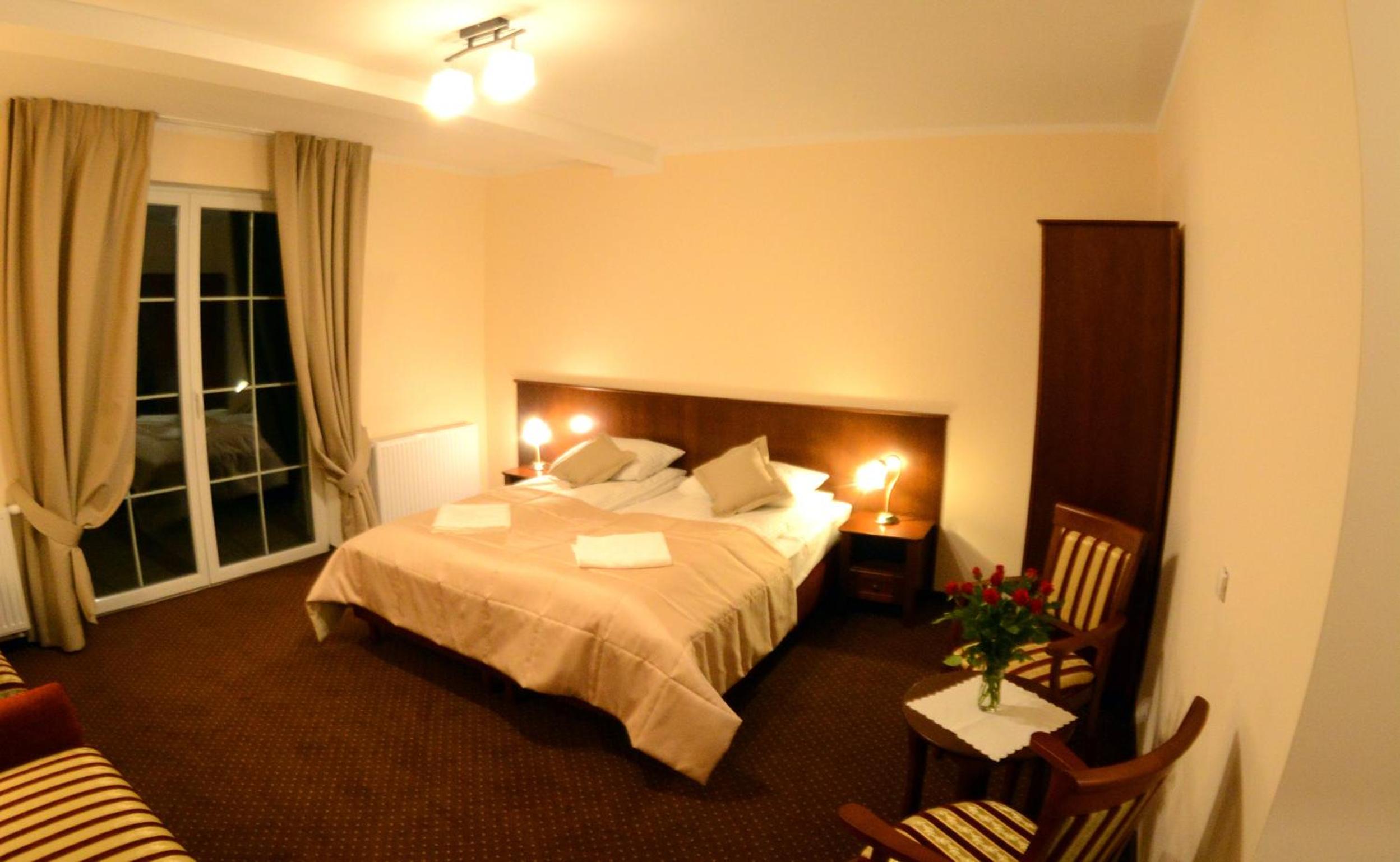 One-Bedroom Apartment (4 Adults) - Photo 3