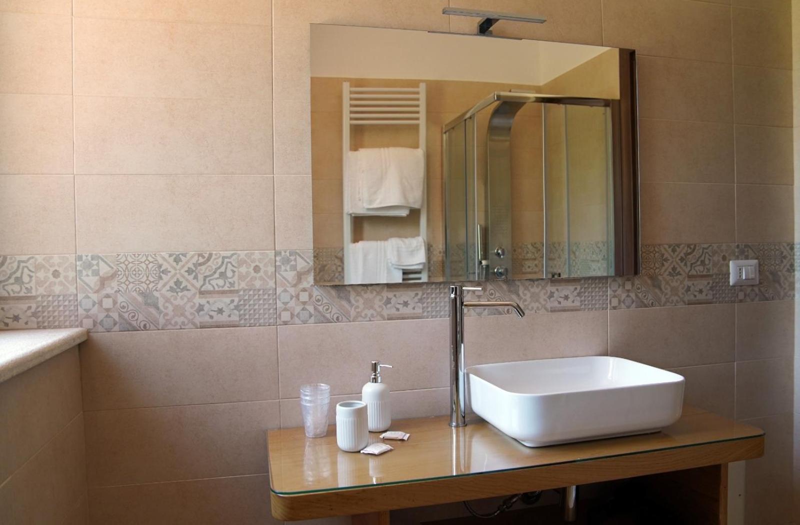 Double Room - Photo 3