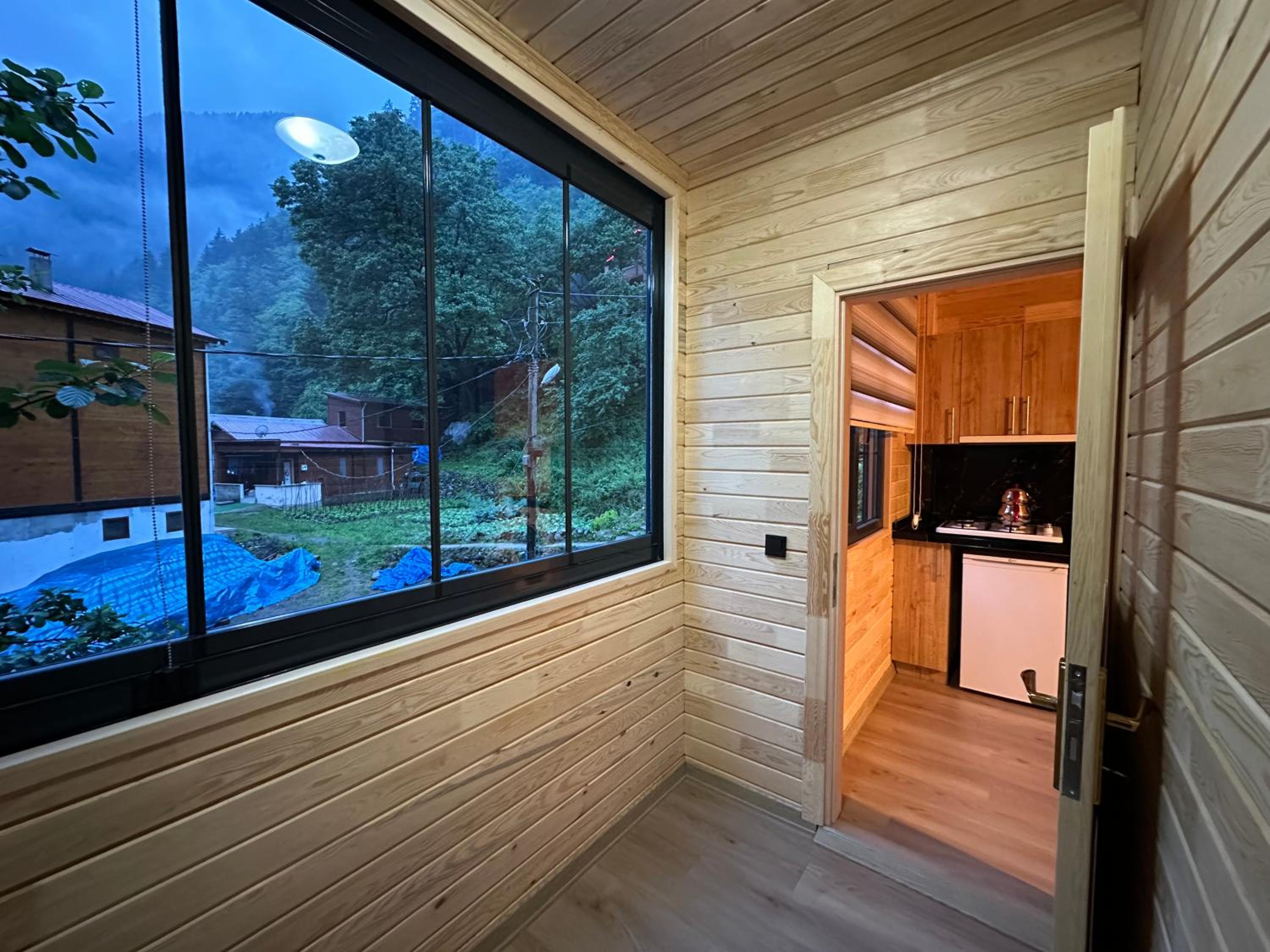 King Suite with Balcony photo 1