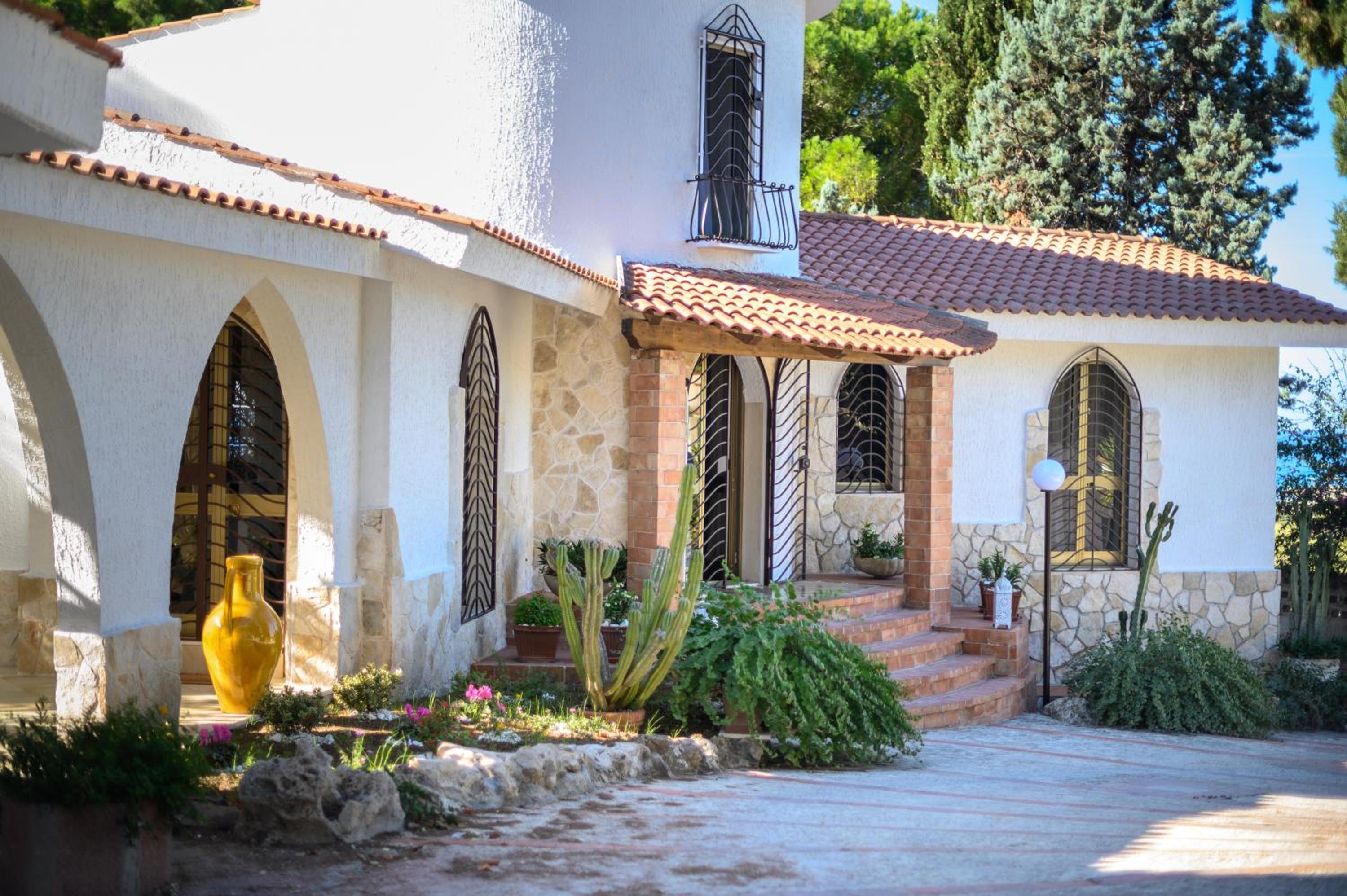 Villa photo 2