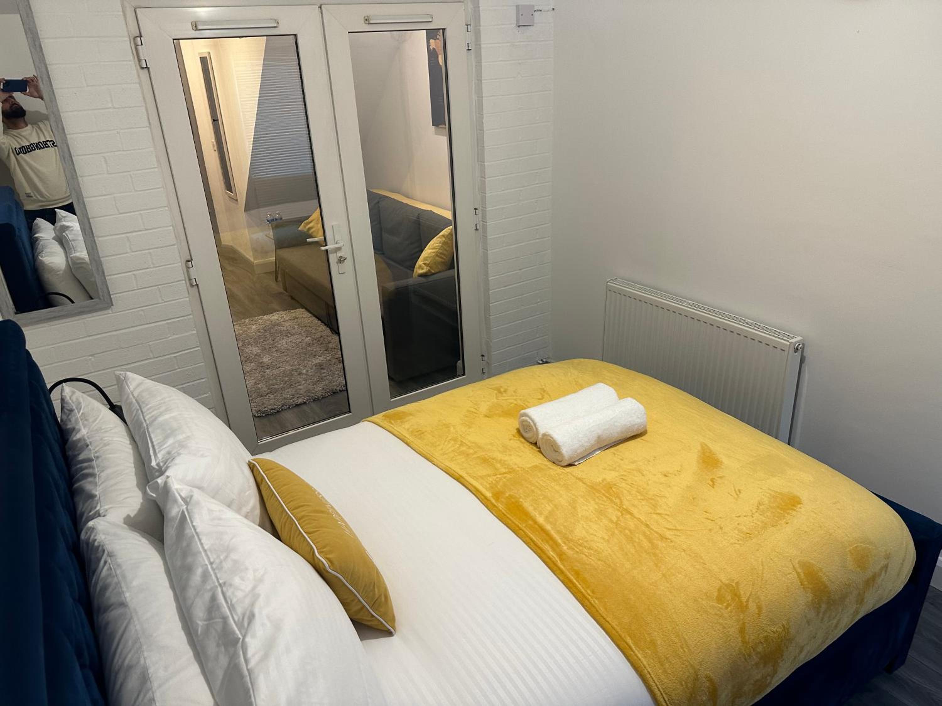 One-Bedroom Apartment - Photo 30