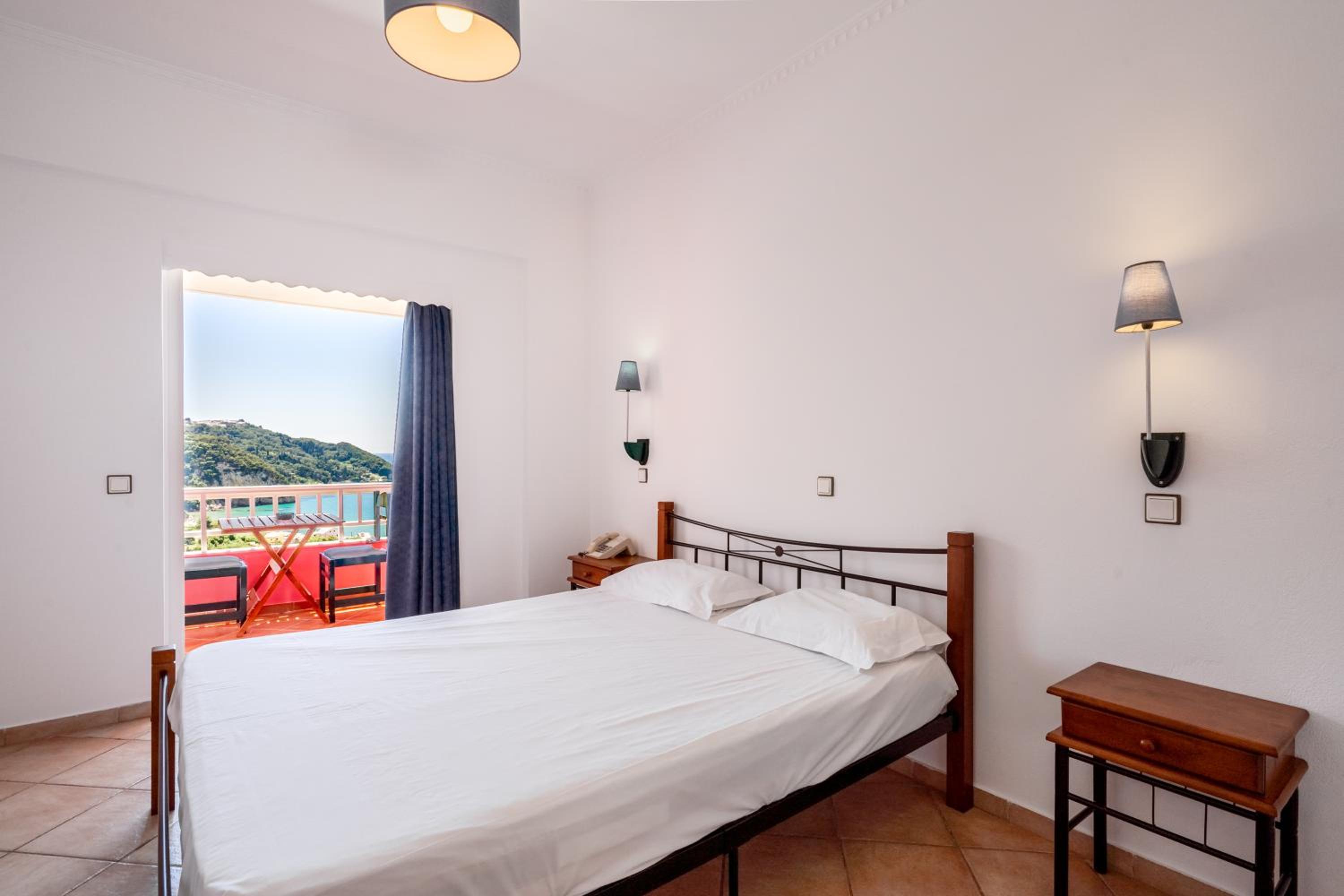 Standard Double or Twin Room with Sea View - Photo 1