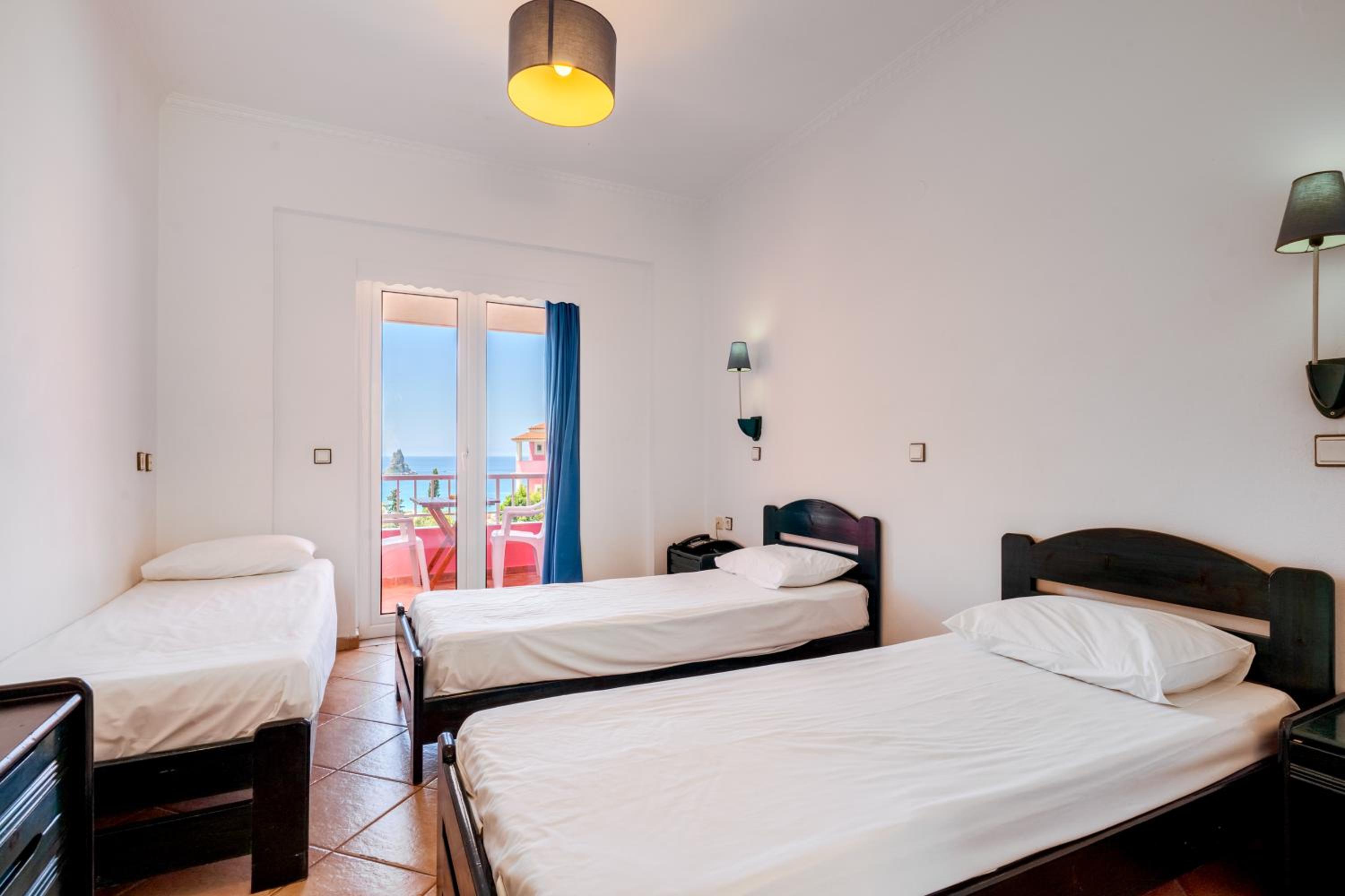 Standard Triple Room - Photo 2