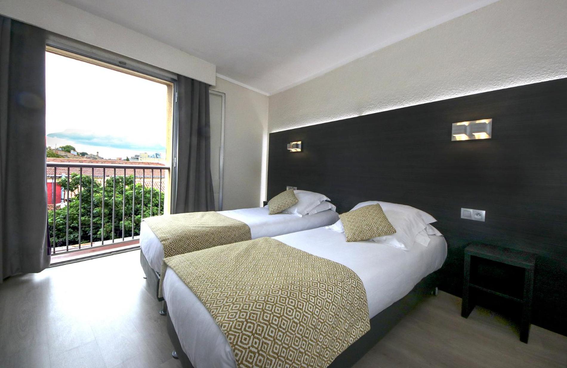 Twin Room - Photo 1