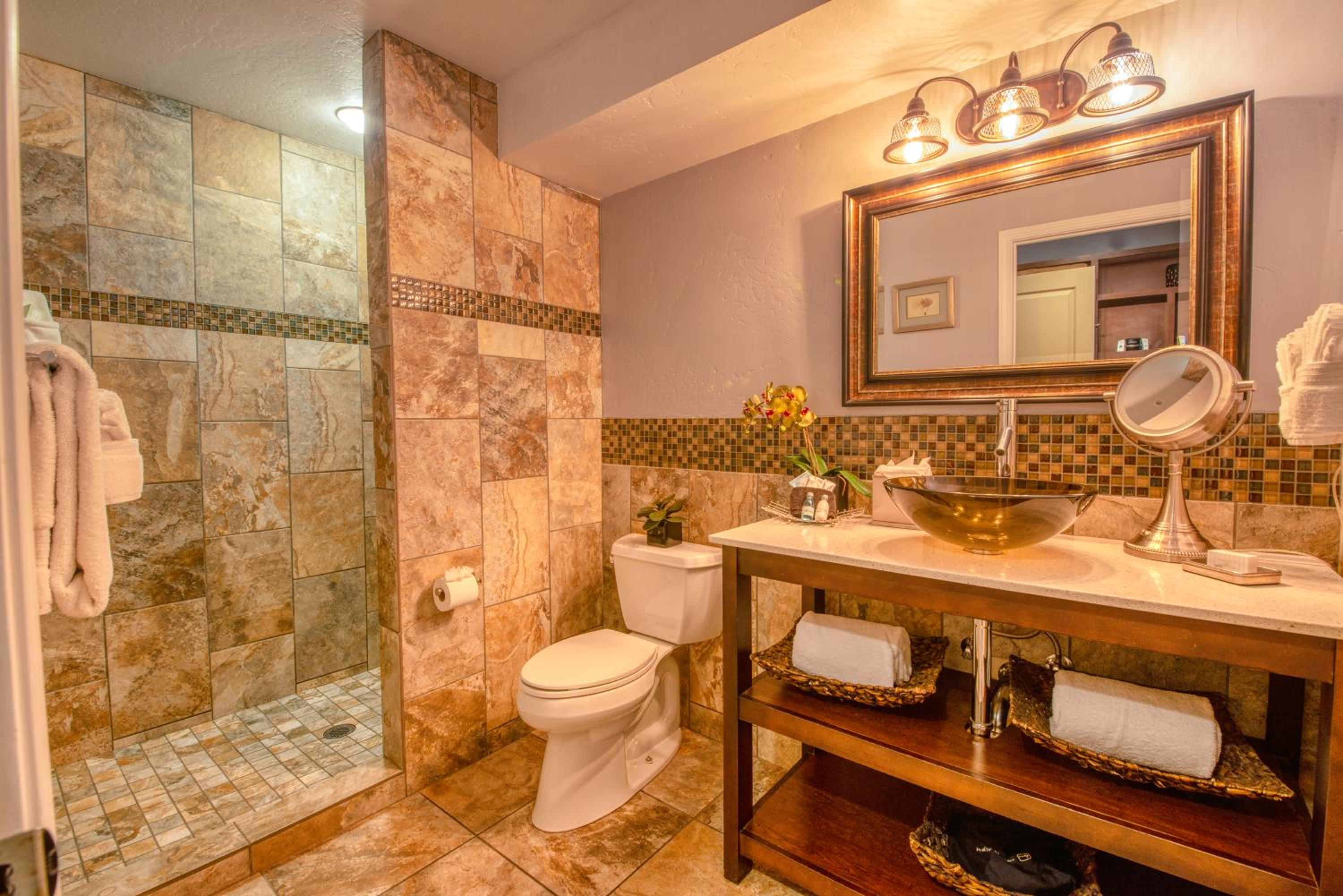 Deluxe Queen Room - Photo 2