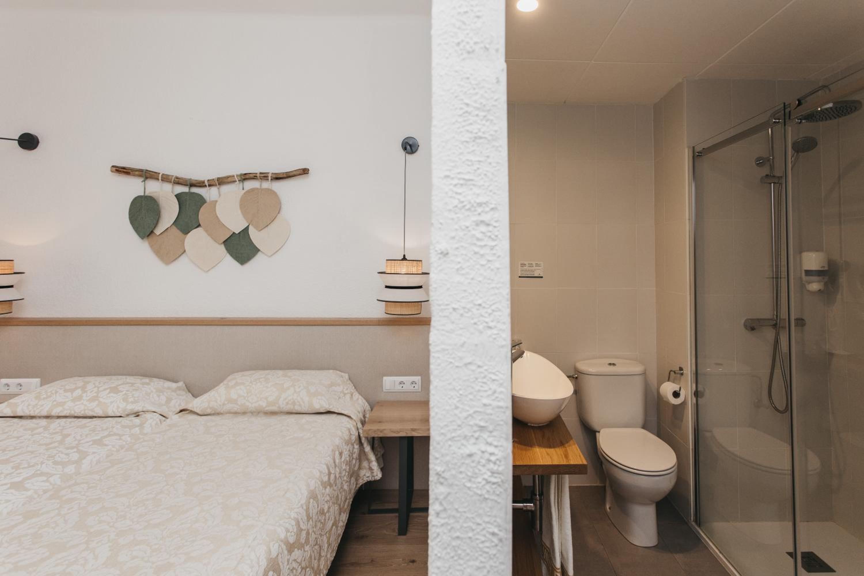 Standard Double or Twin Room photo 2