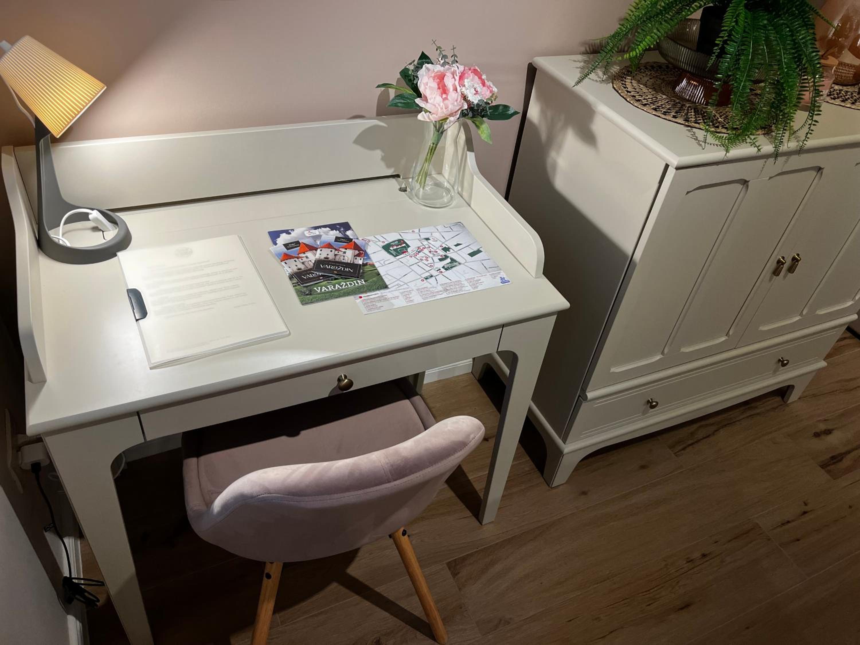 Studio Apartment photo 2