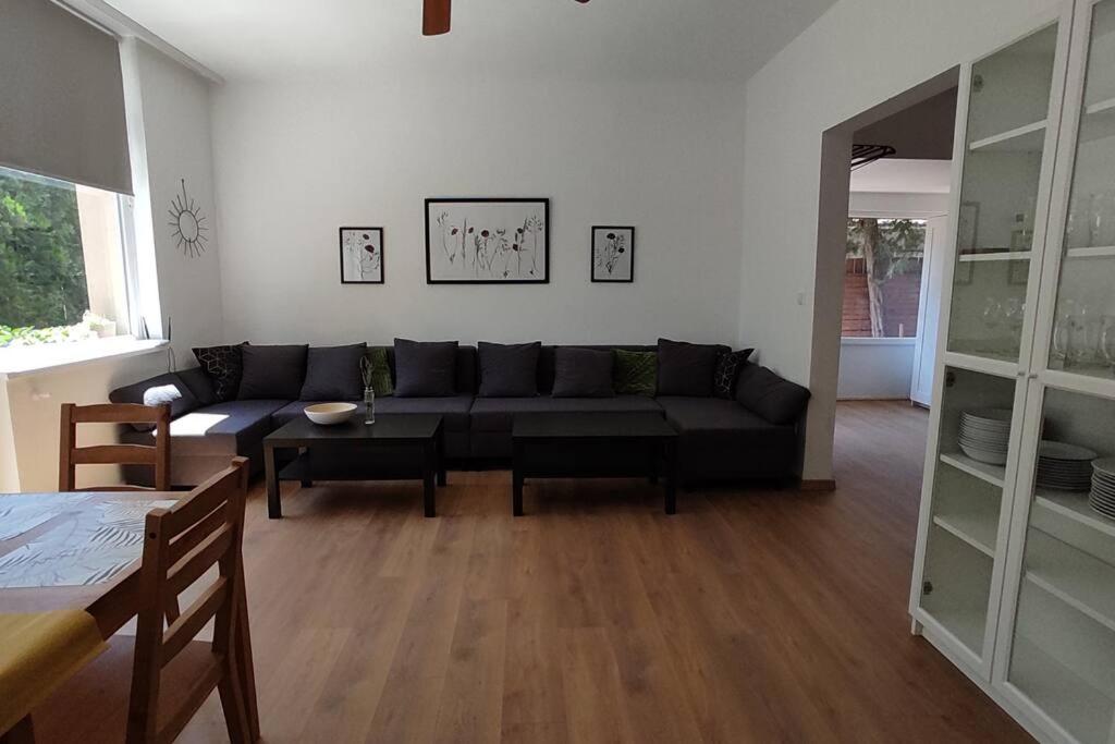 Four-Bedroom House photo 2
