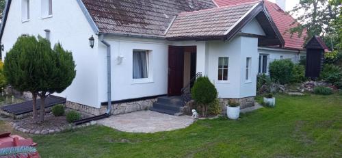 One-Bedroom House - Photo 13