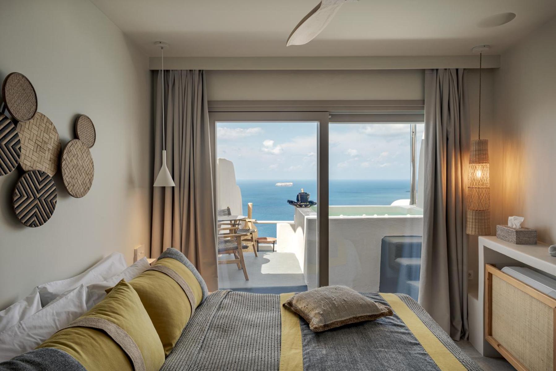 Jacuzzi Suite with Volcano View - Photo 12