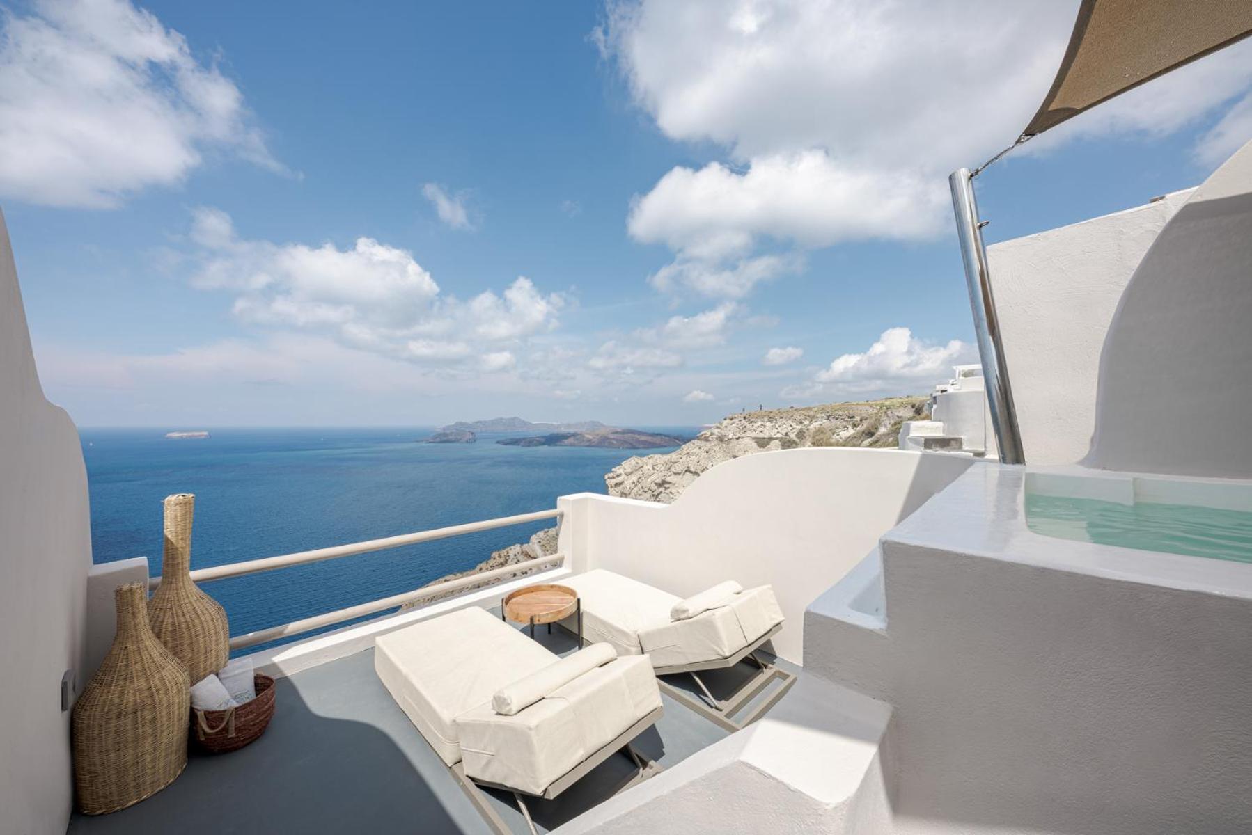 Jacuzzi Suite with Volcano View - Photo 7