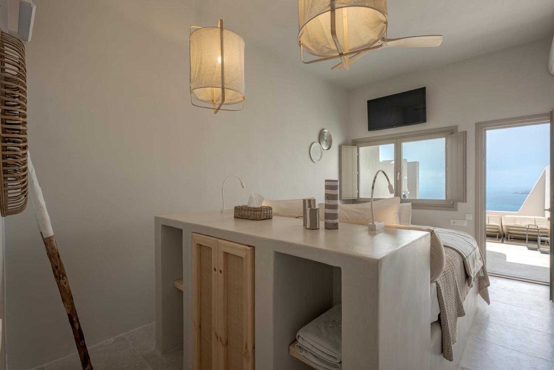 Jacuzzi Suite with Volcano View - Photo 6