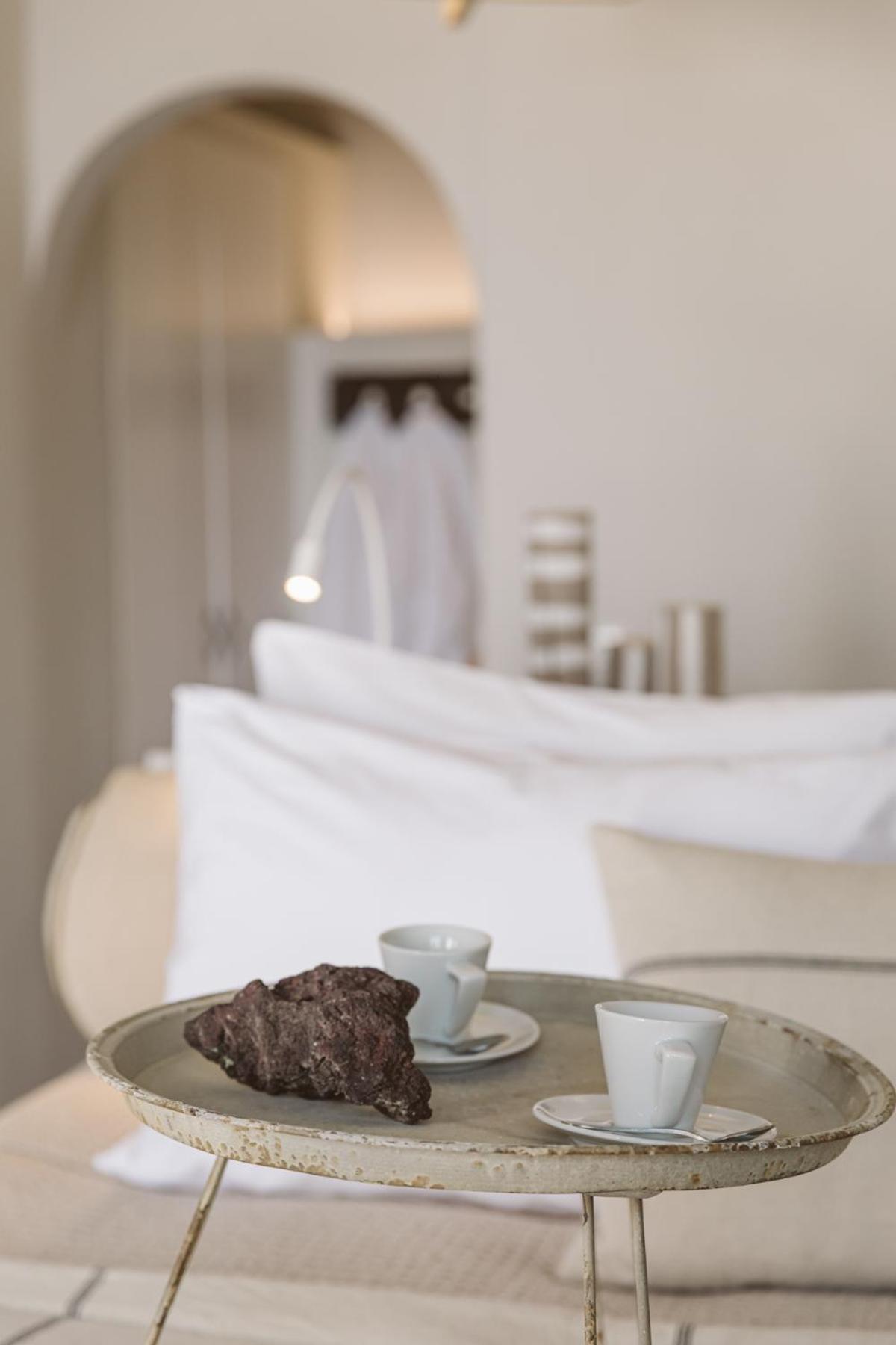 Jacuzzi Suite with Volcano View - Photo 54