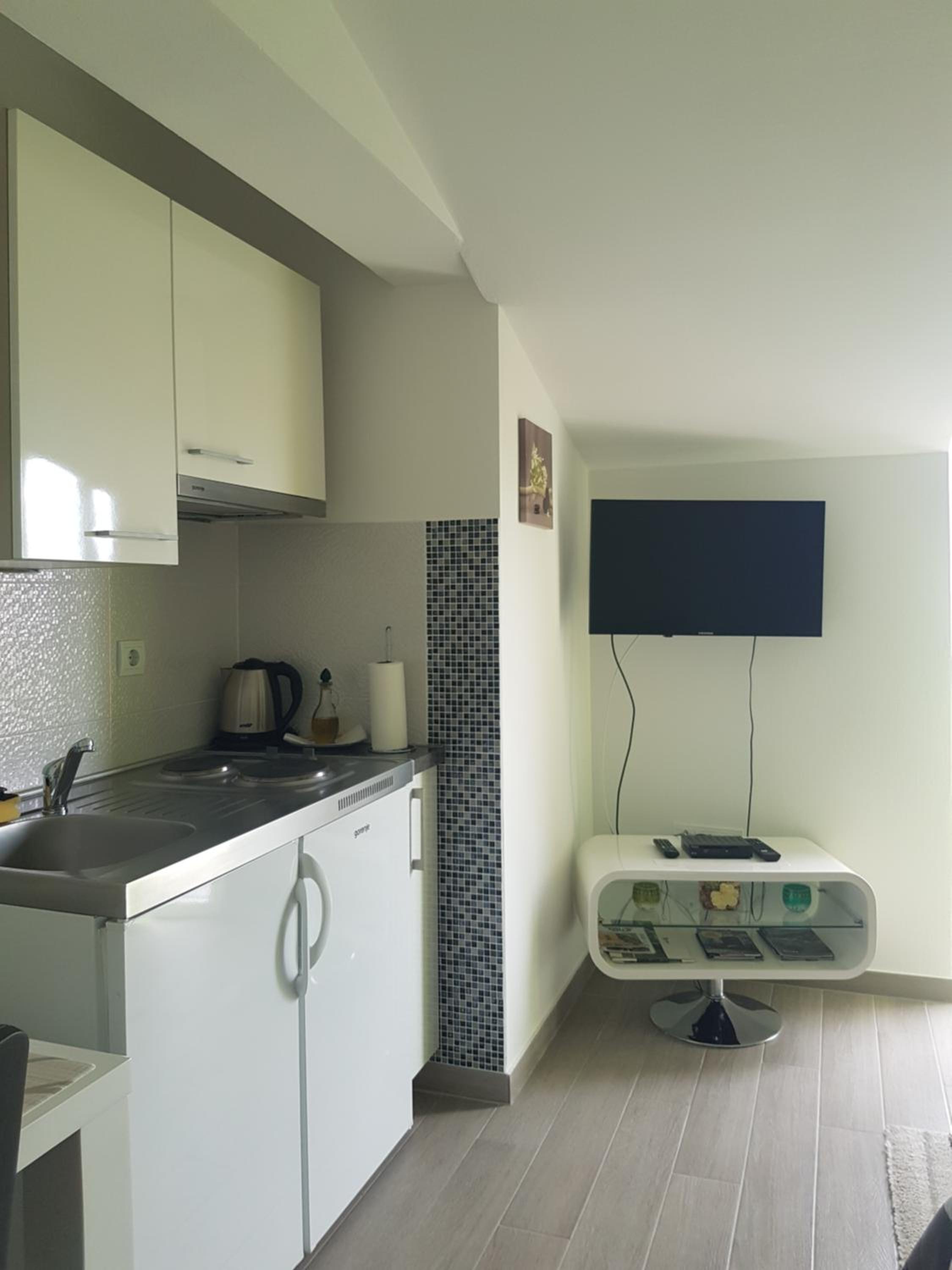 Studio with Balcony - Photo 21
