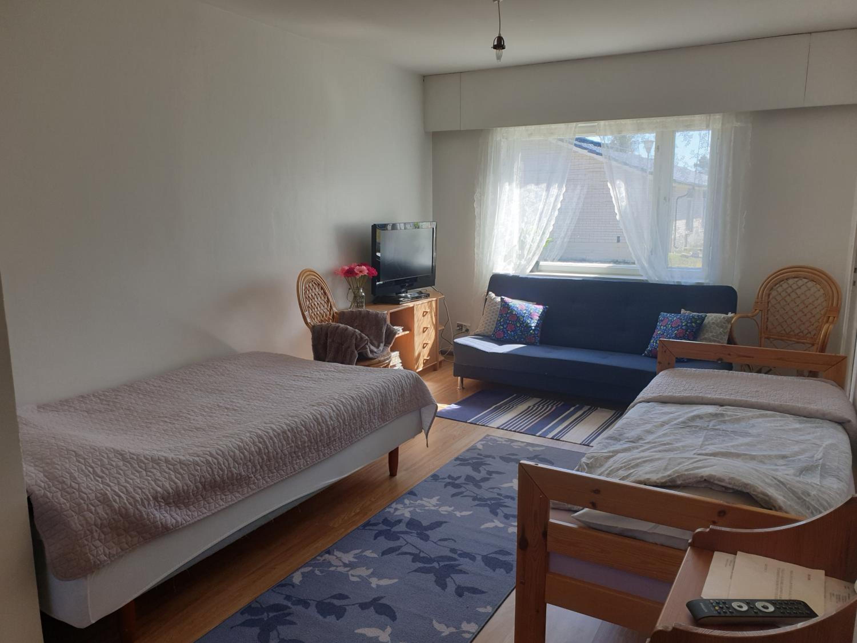 One-Bedroom Apartment - Photo 7