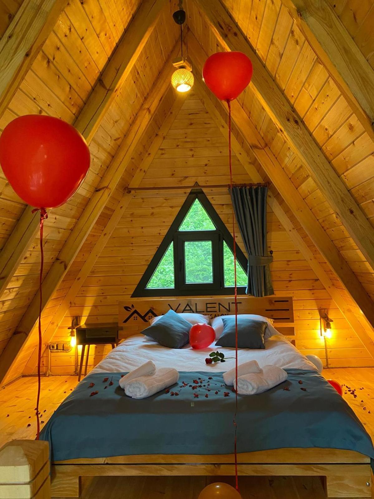 Deluxe Double or Twin Room photo 1