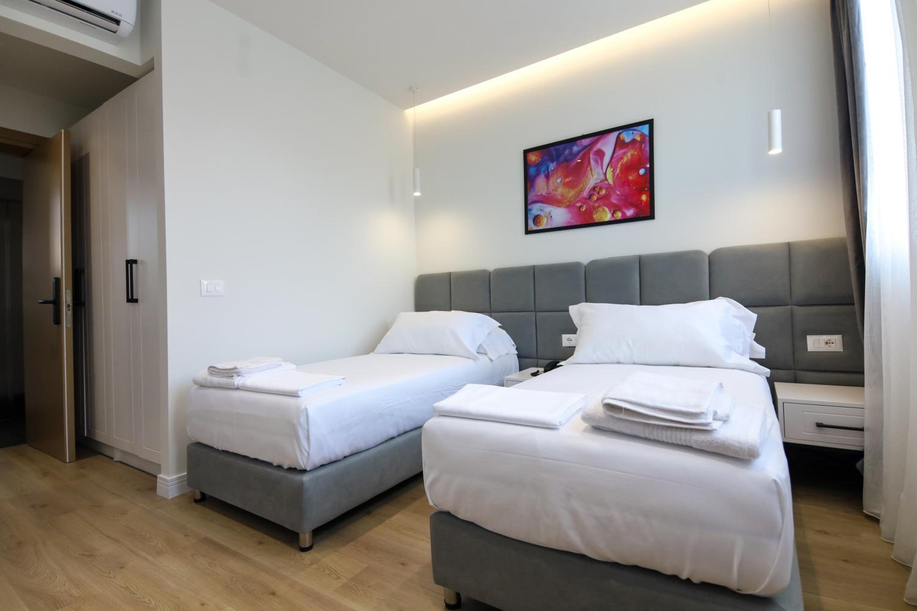 Deluxe Double or Twin Room photo 1