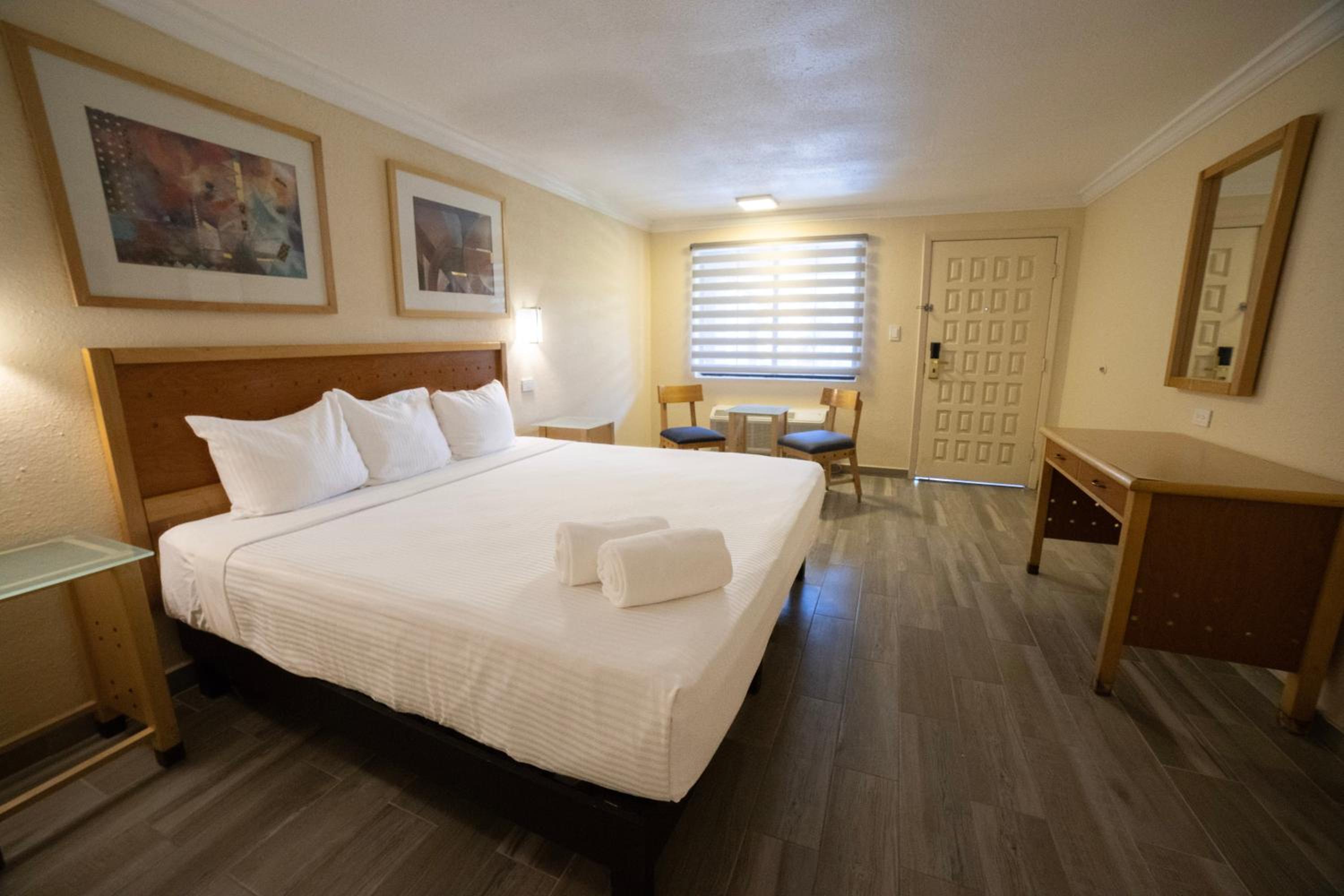 King Room with Garden View - Photo 2