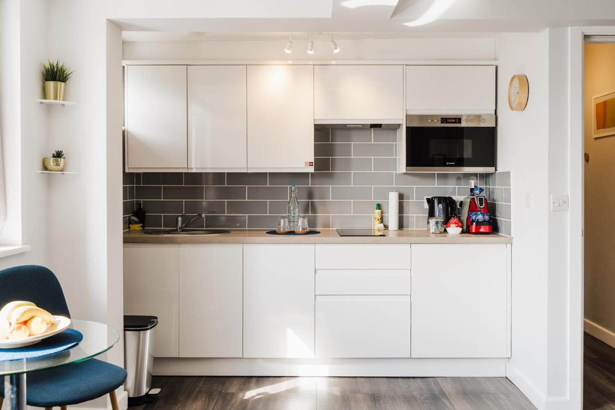 Studio Apartment - Photo 3