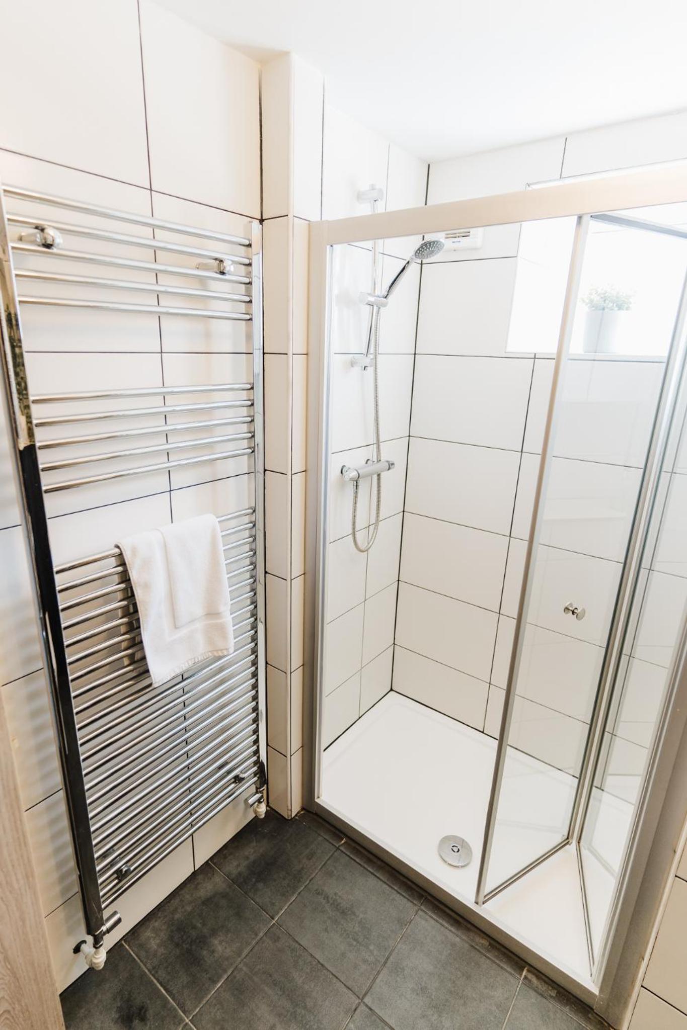 Studio Apartment - Photo 8