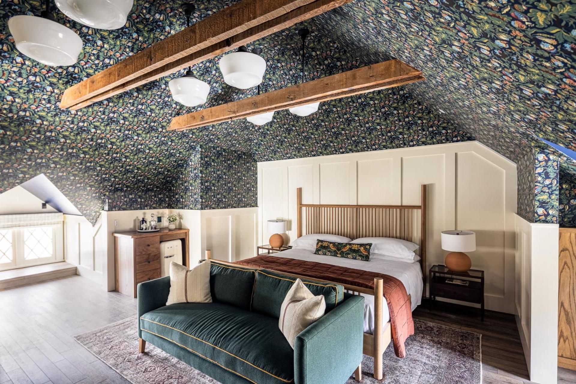 Superior King Room photo 2