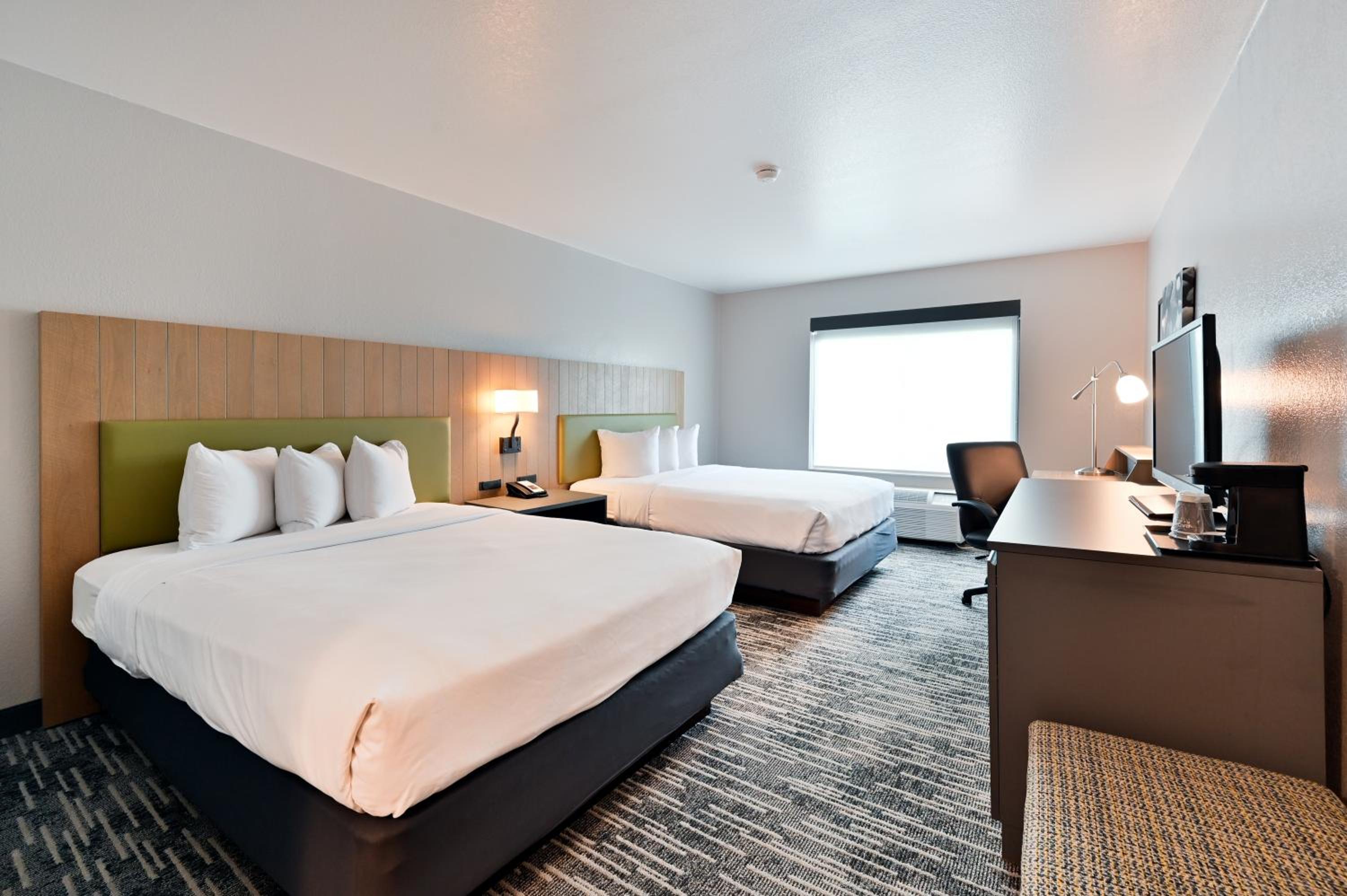 Queen Room with Two Queen Beds - Photo 1