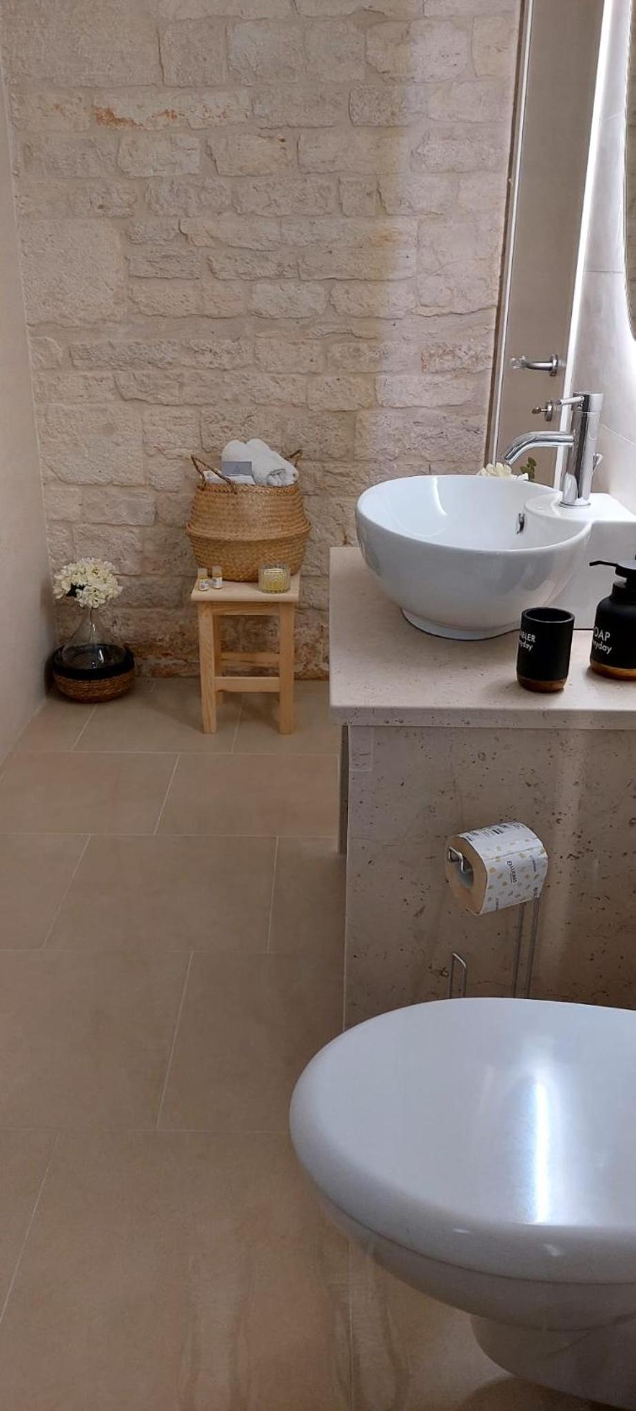 Small Double Room - Photo 10