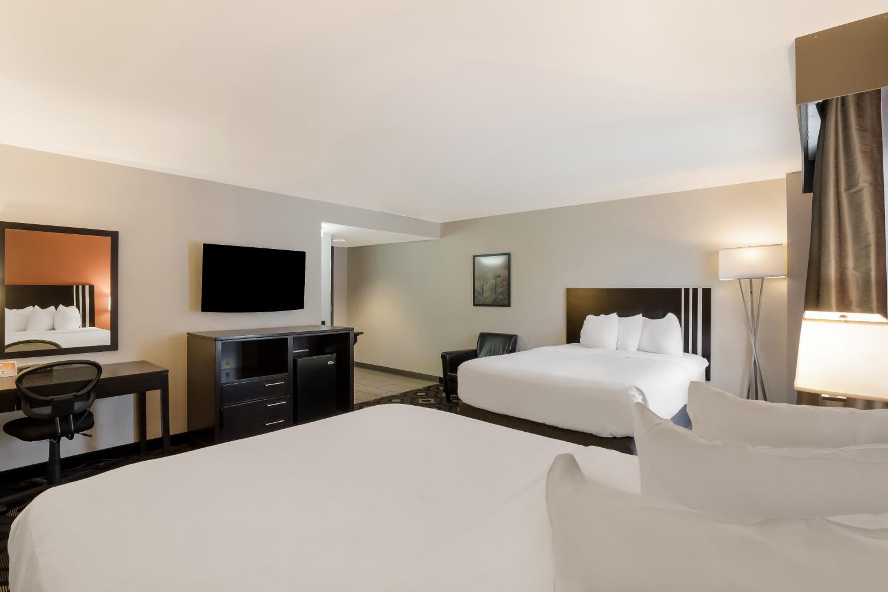 2 Queen Beds Non Smoking - Photo 2