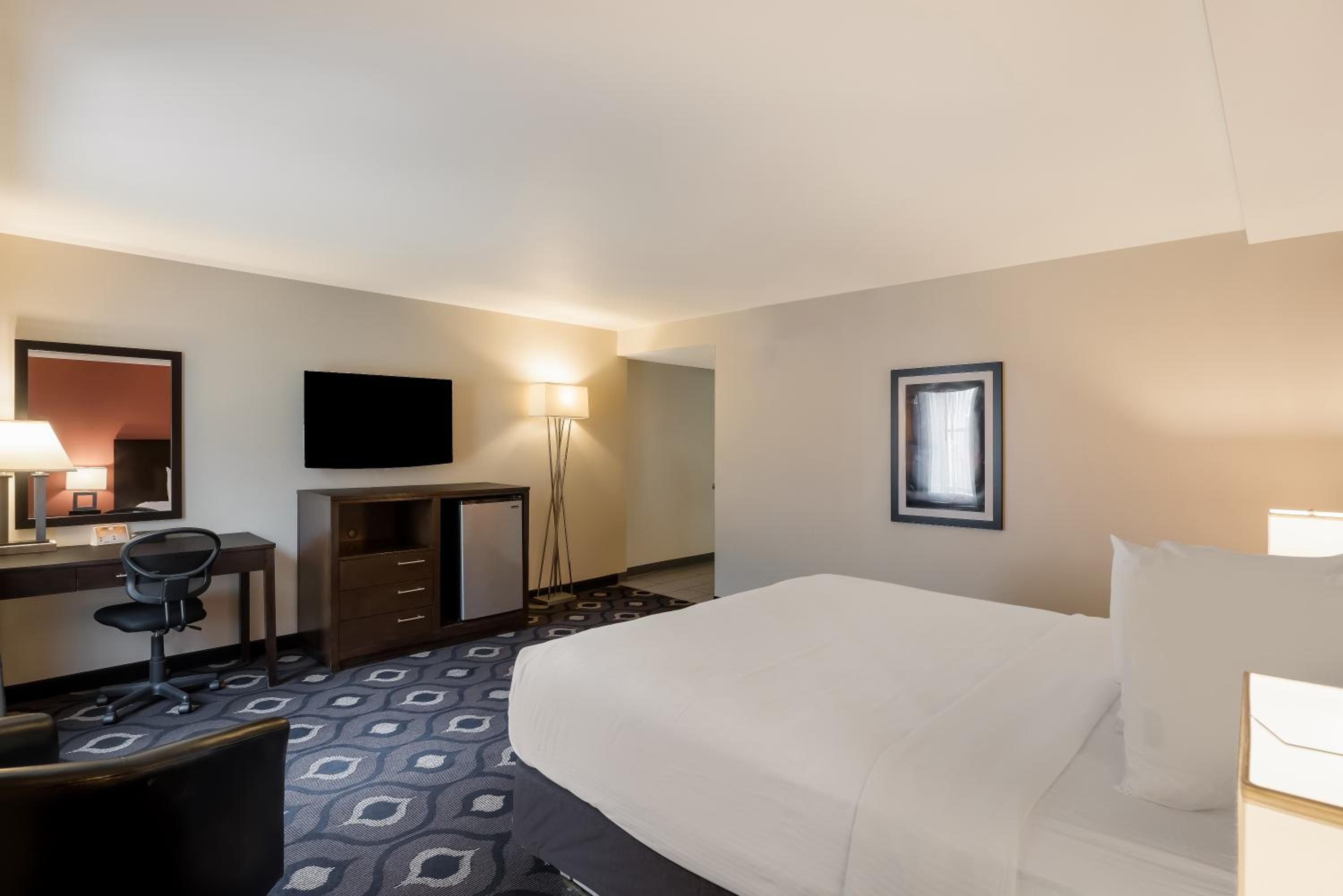 Queen Room - Disability Access - Photo 1
