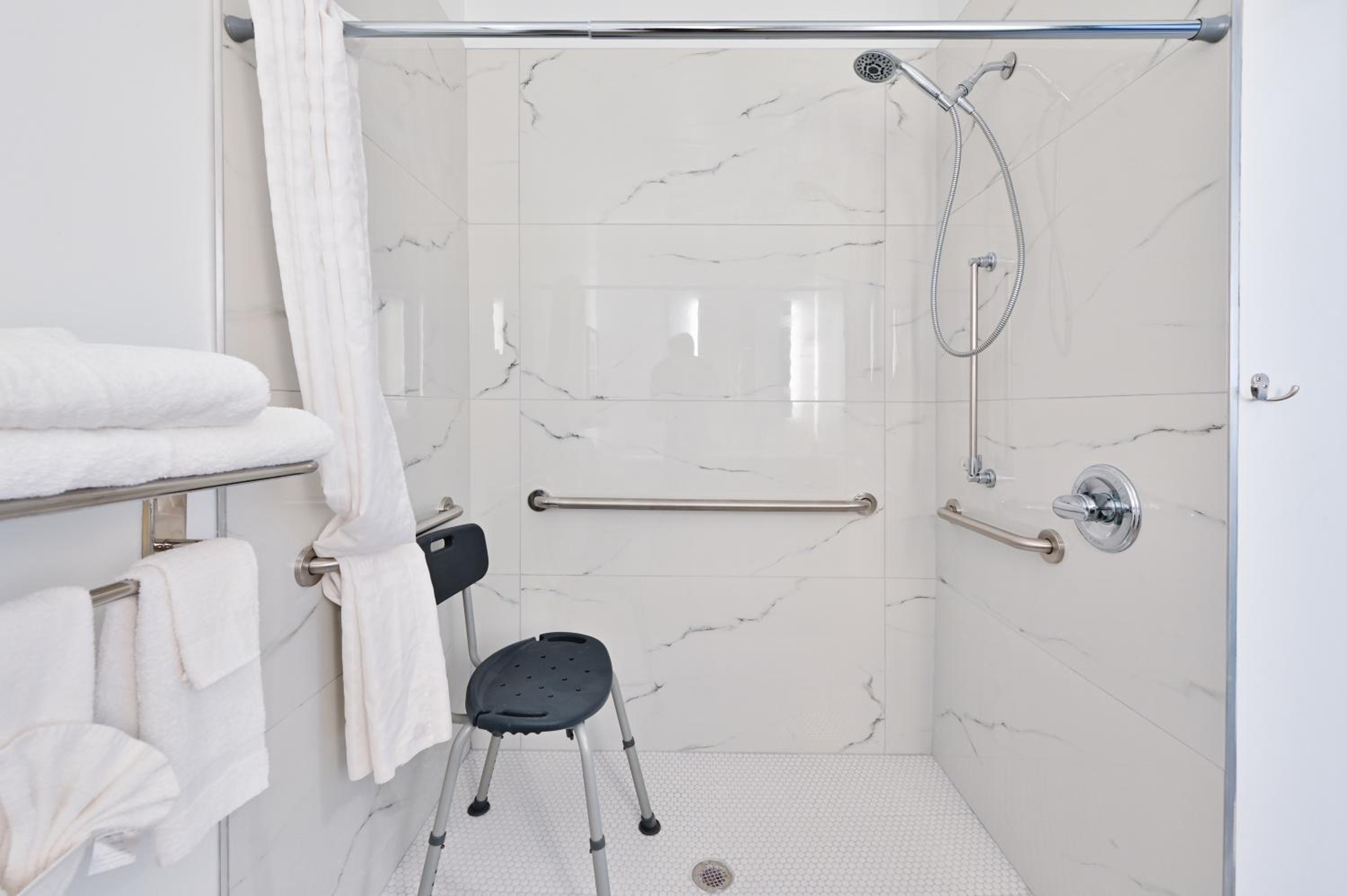 King Room - Disability Access - Photo 4