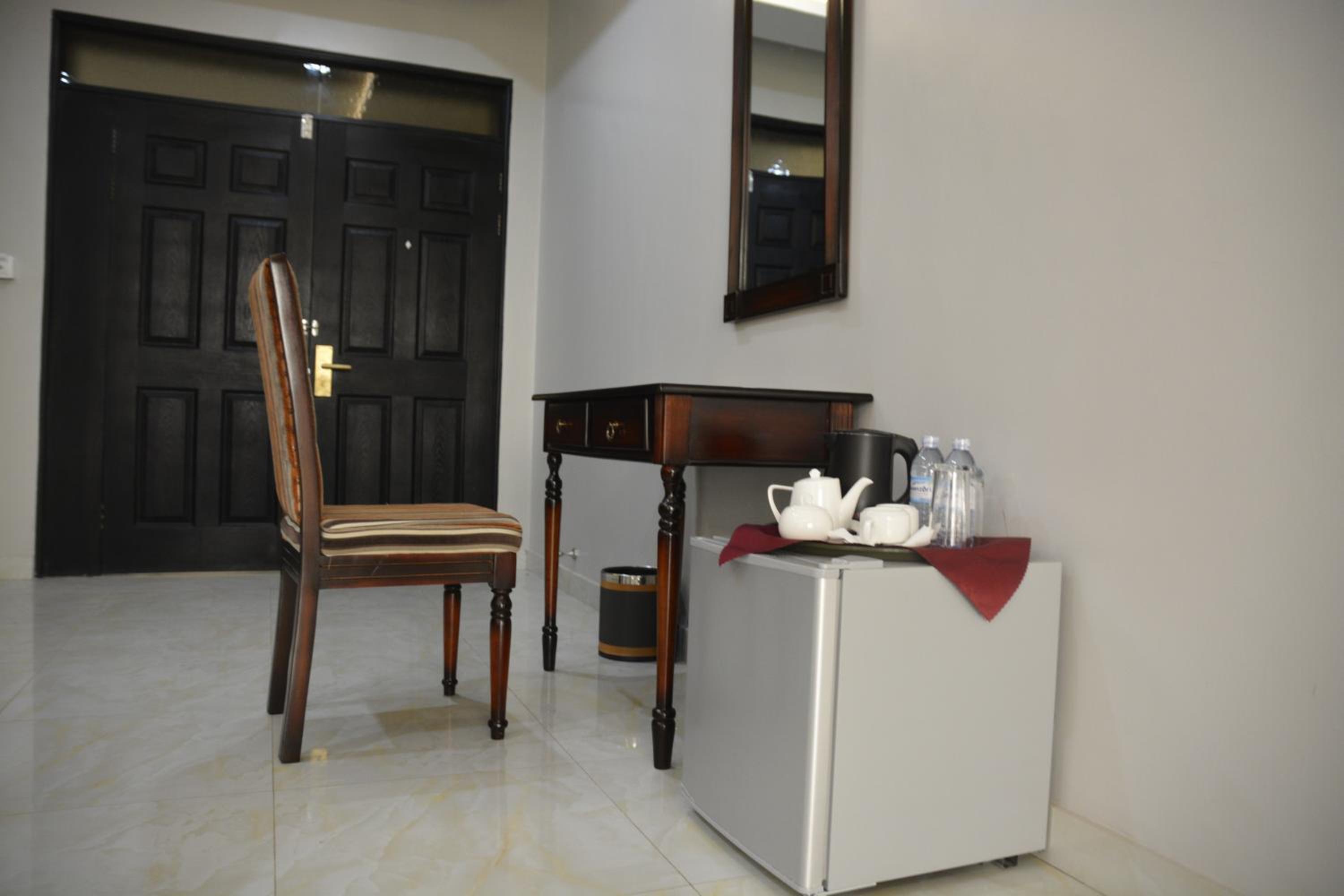 Queen Room with Balcony photo 2