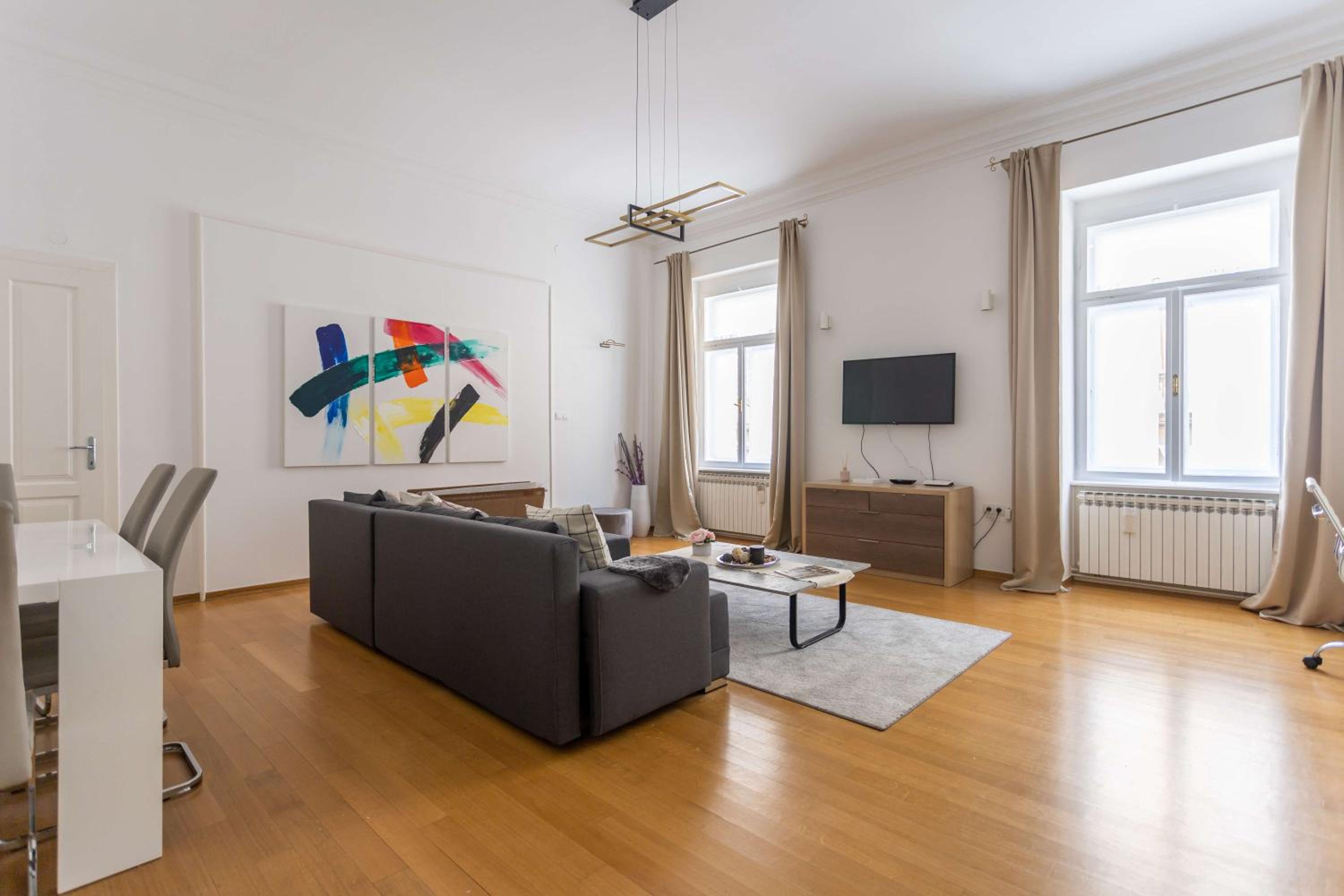 Deluxe Apartment