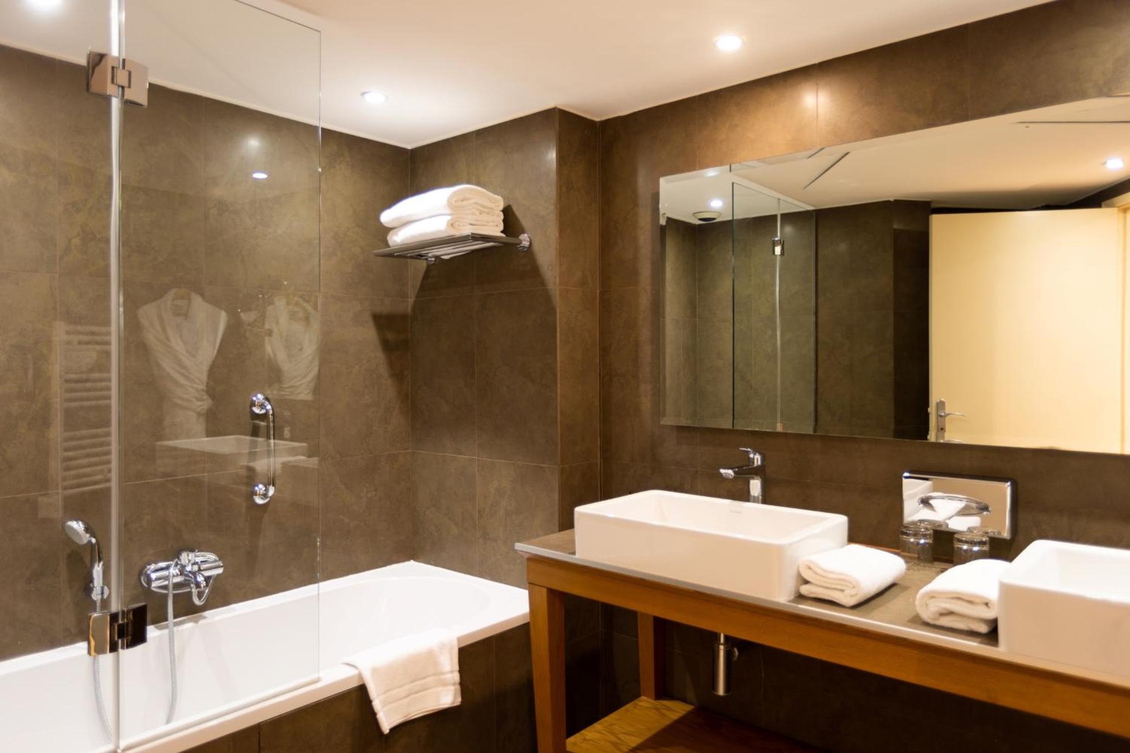 Junior Suite With Garden View - Photo 3