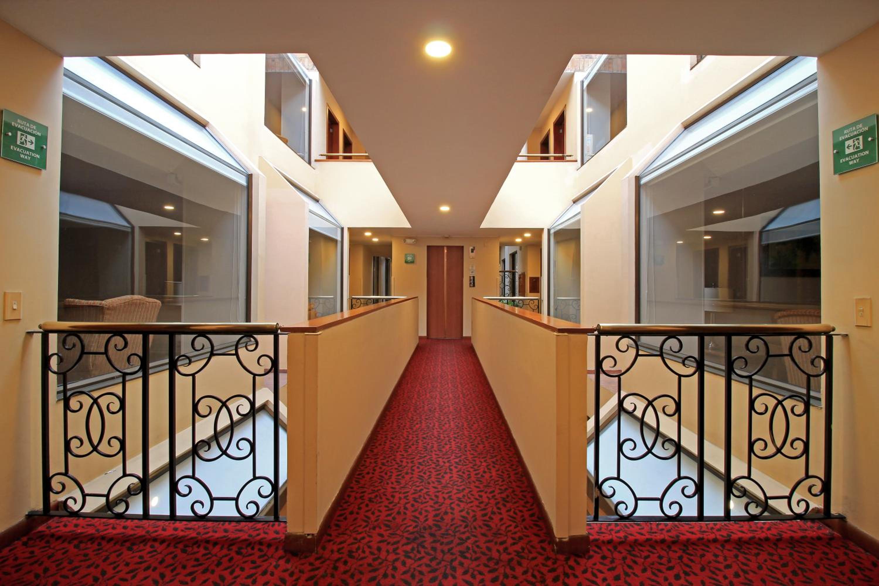Standard Twin Room - Photo 3
