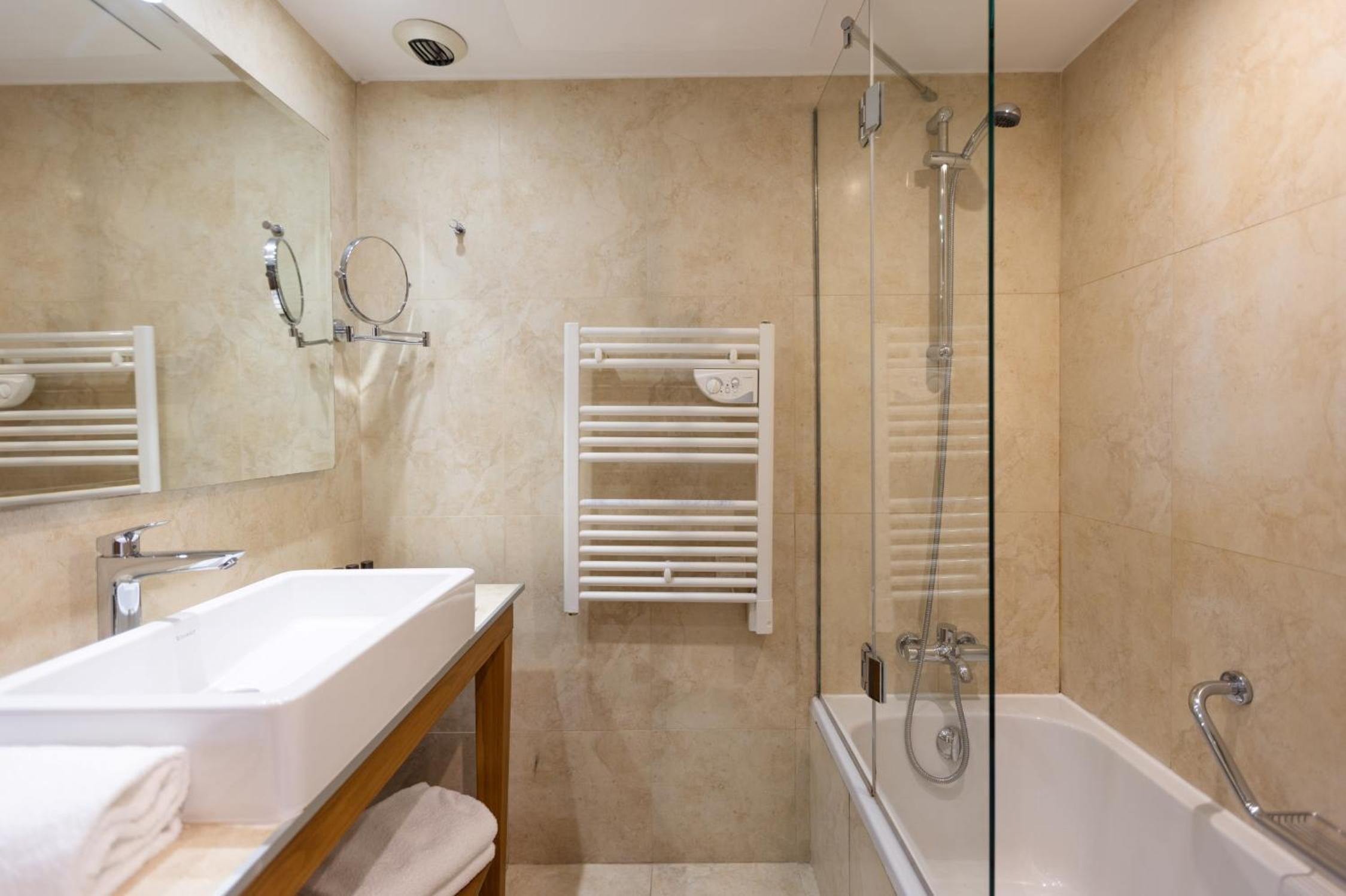 Priviledge Twin Room With Garden View photo 3