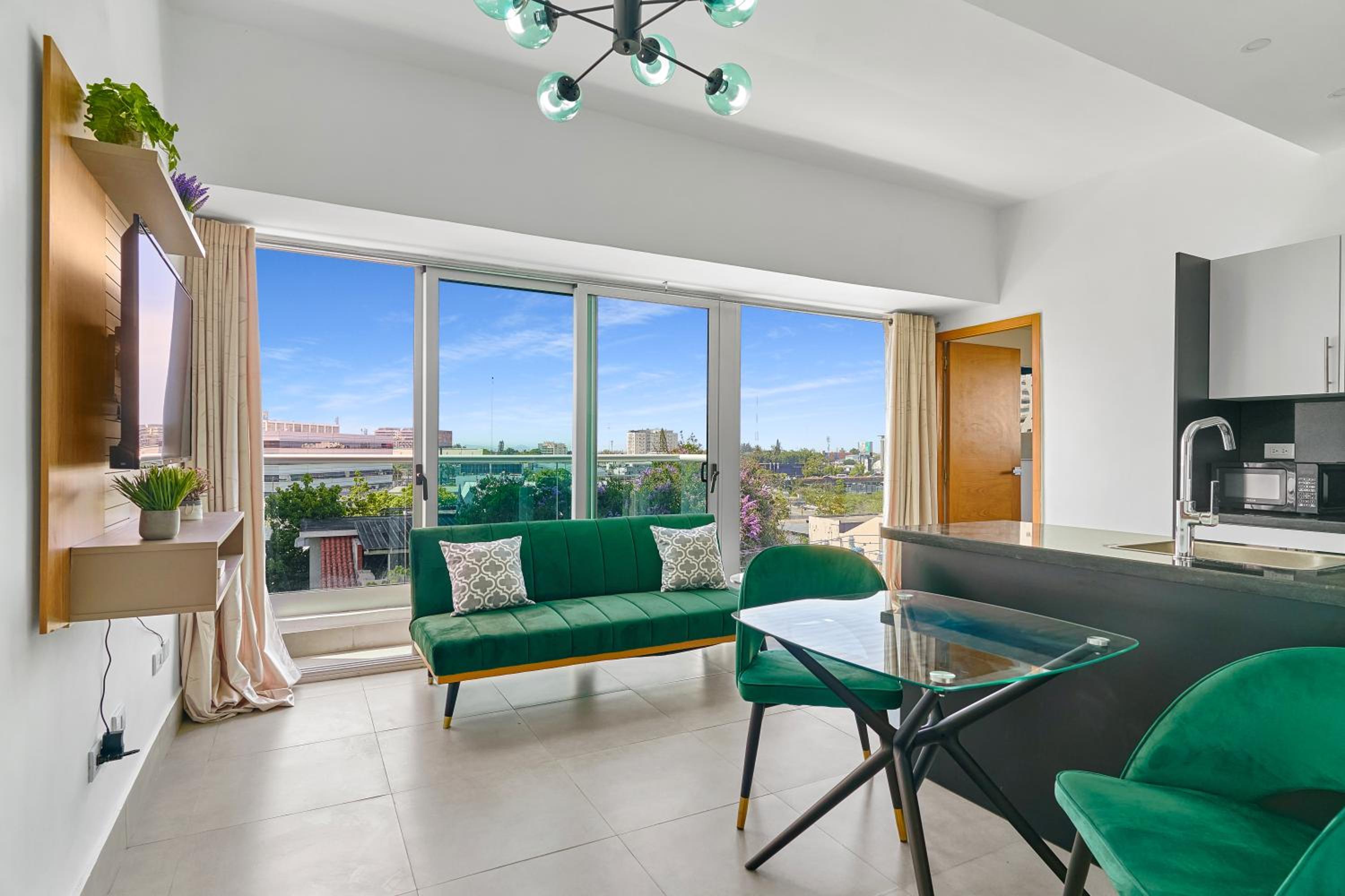 Full Suite - Photo 19