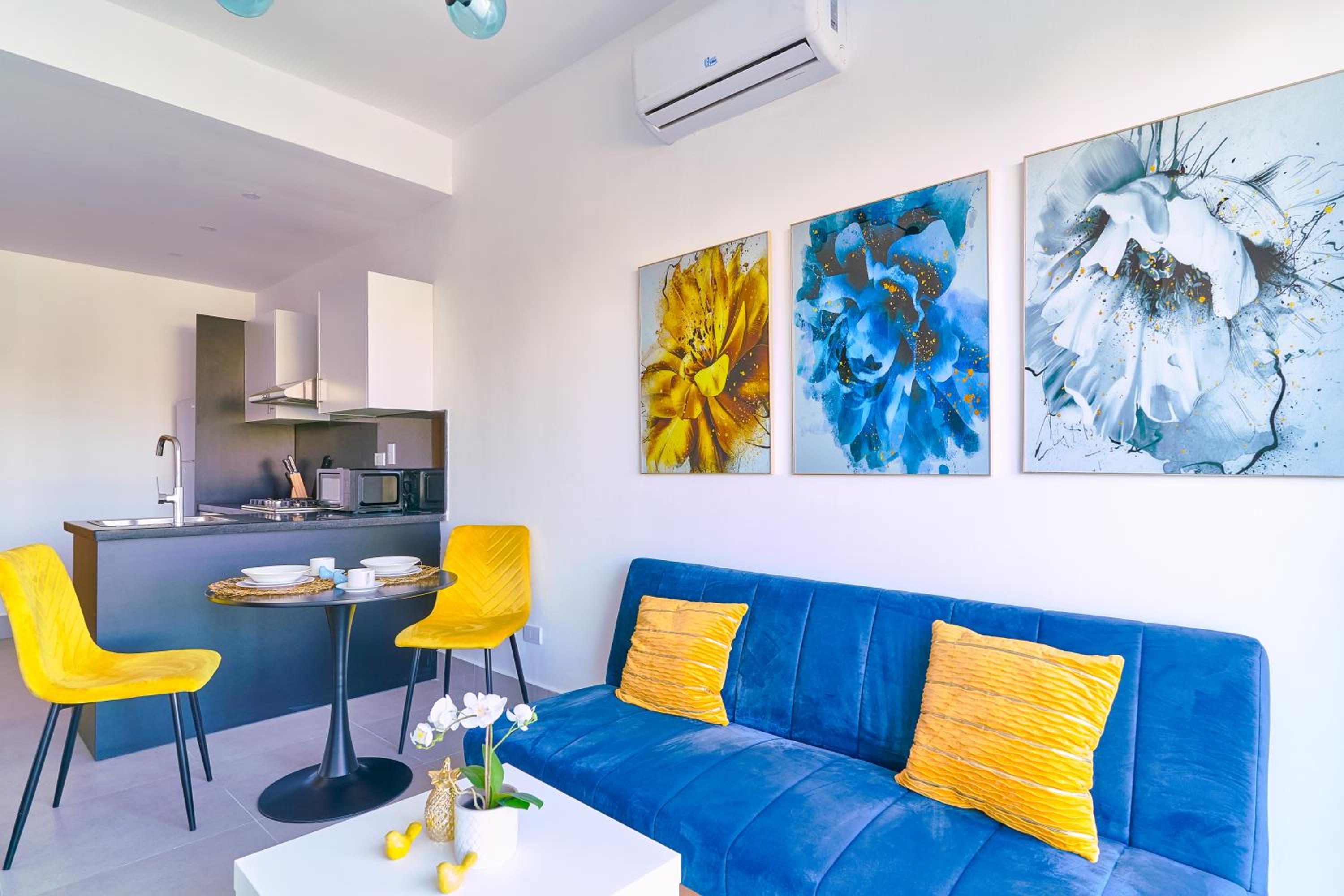 Standard Suite - Photo 16