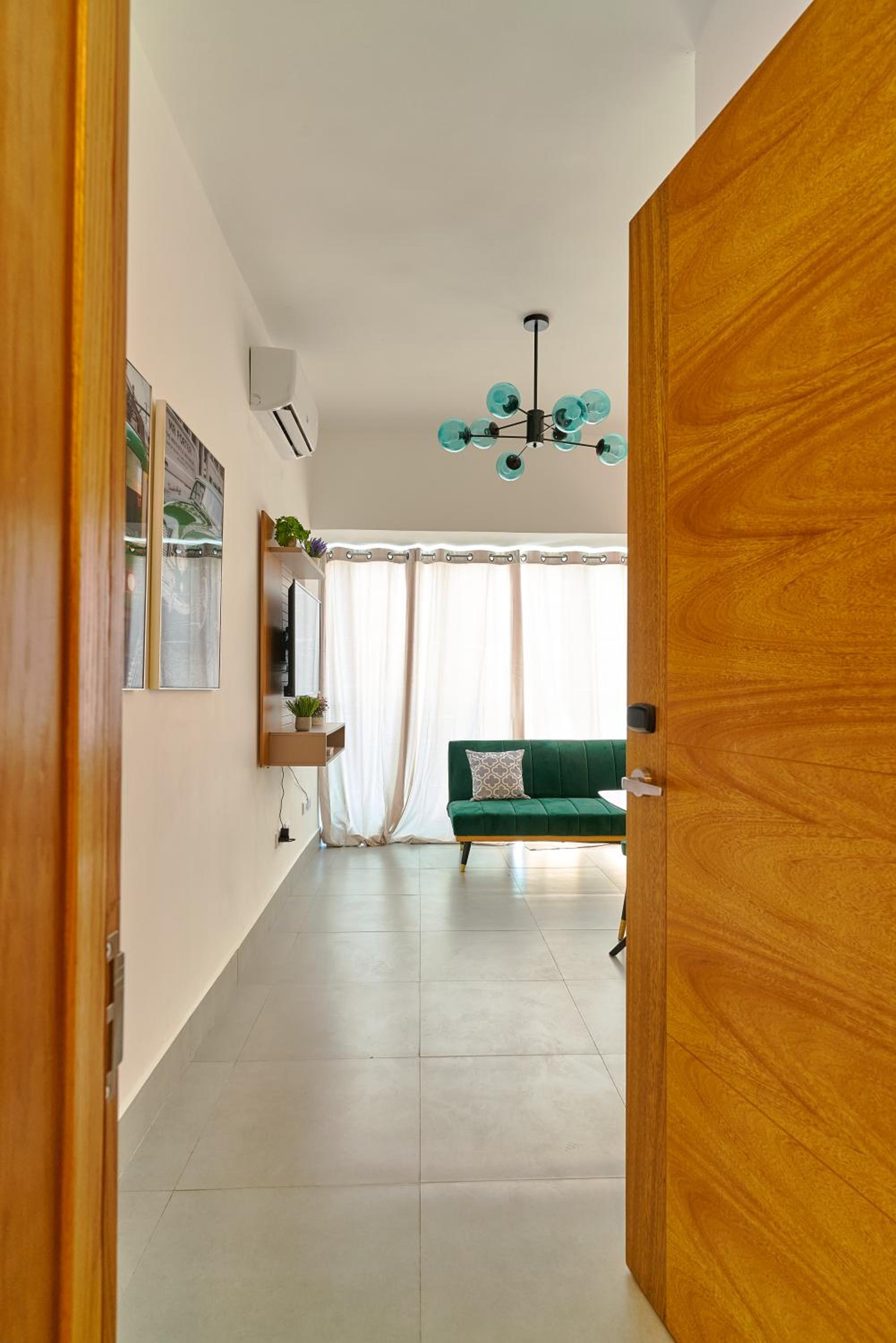 Full Suite - Photo 12