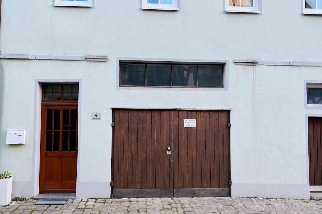 Three-Bedroom House photo 3