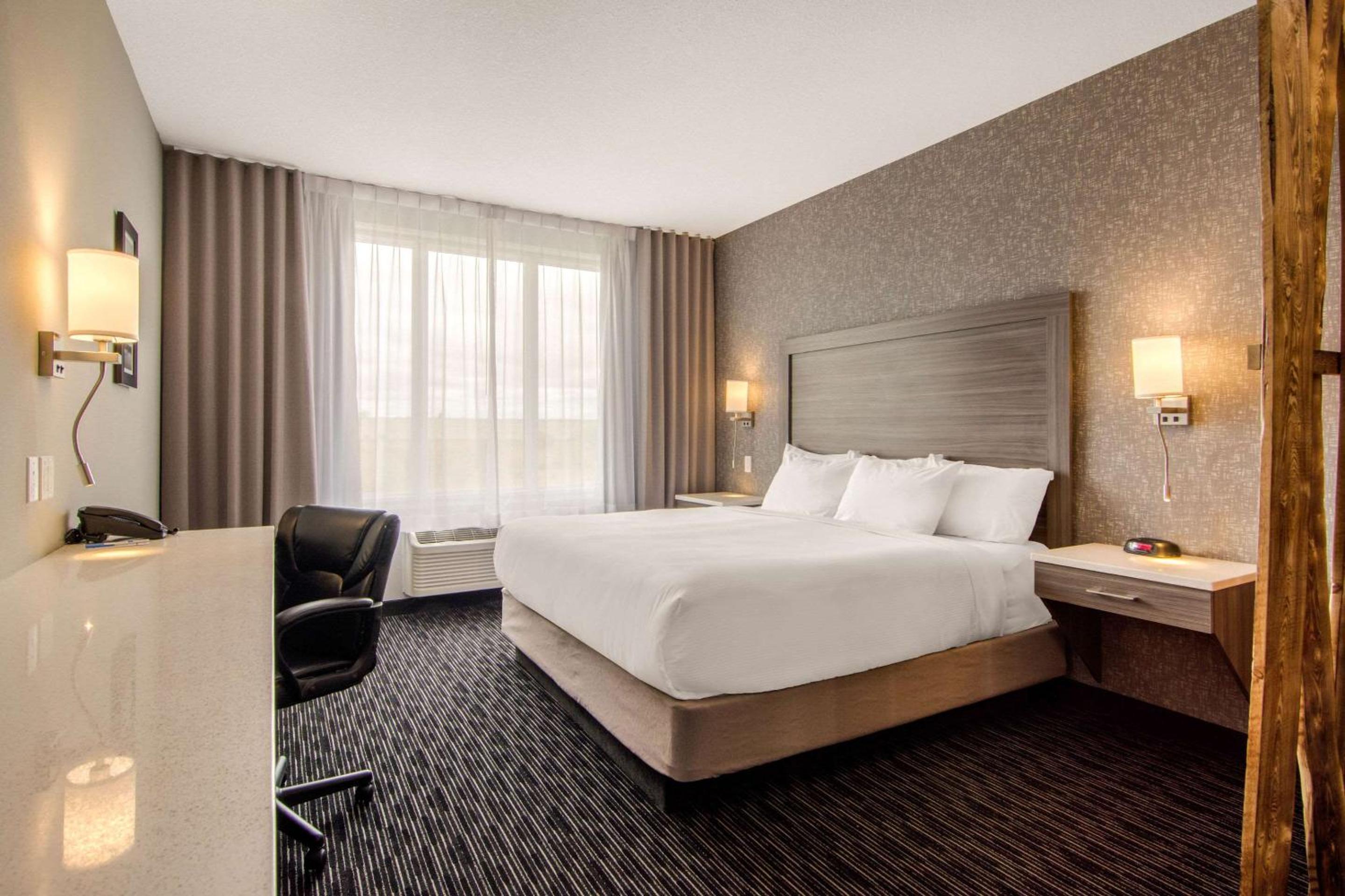 Executive King Suite photo 2