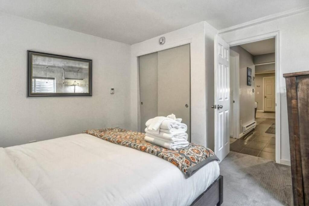 Two-Bedroom House photo 3