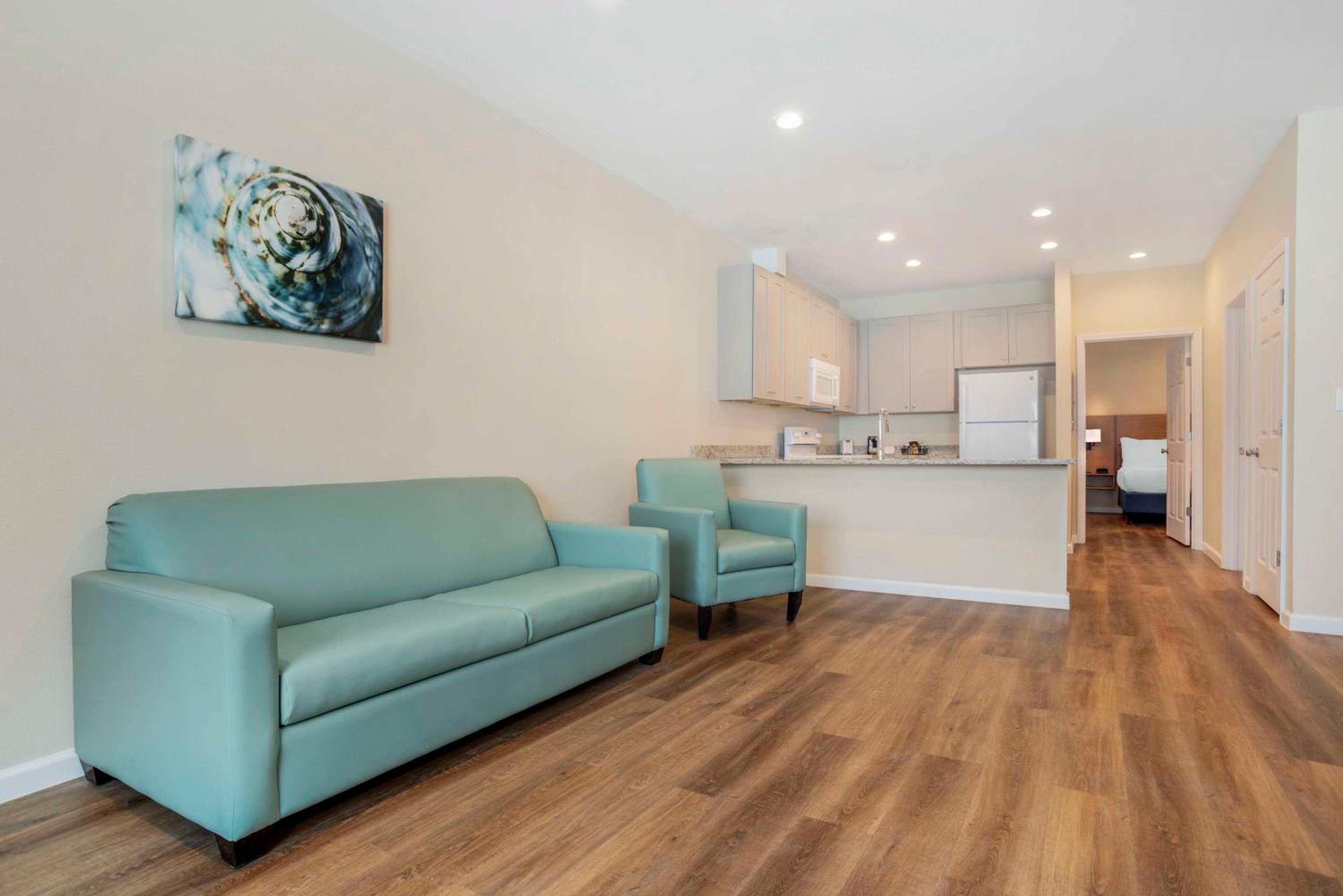 Penthouse Queen Suite with Two Queen Beds and Sofa Bed - Non-Smoking