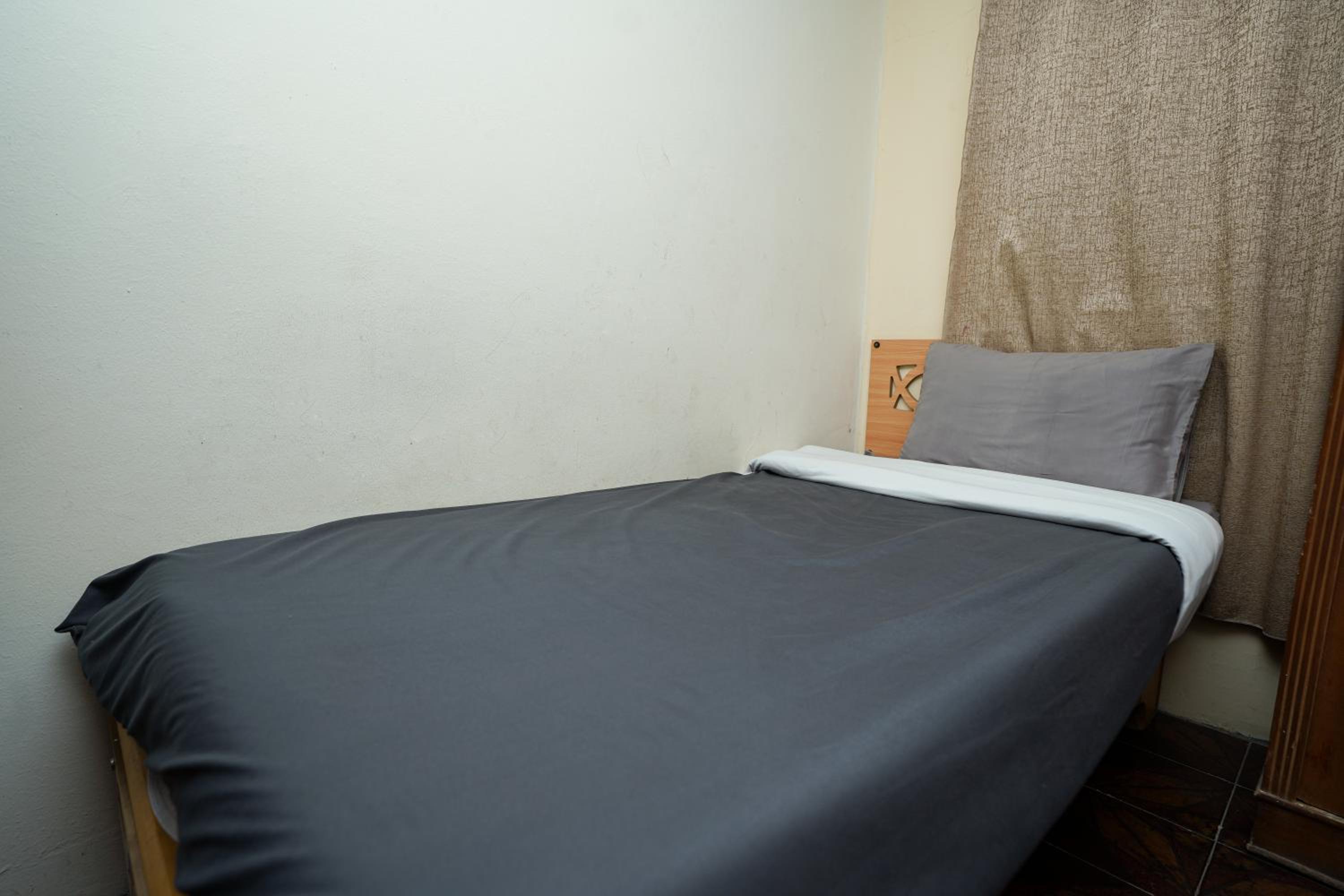 Single Room with Shared Bathroom and Fan photo 3