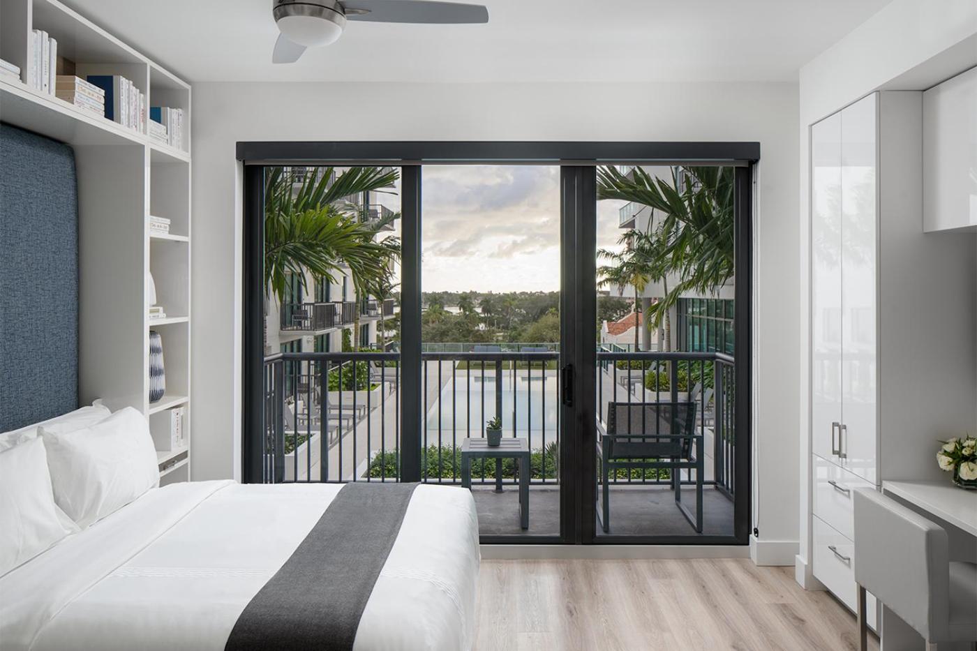 Studio Queen Coastal View - Photo 1