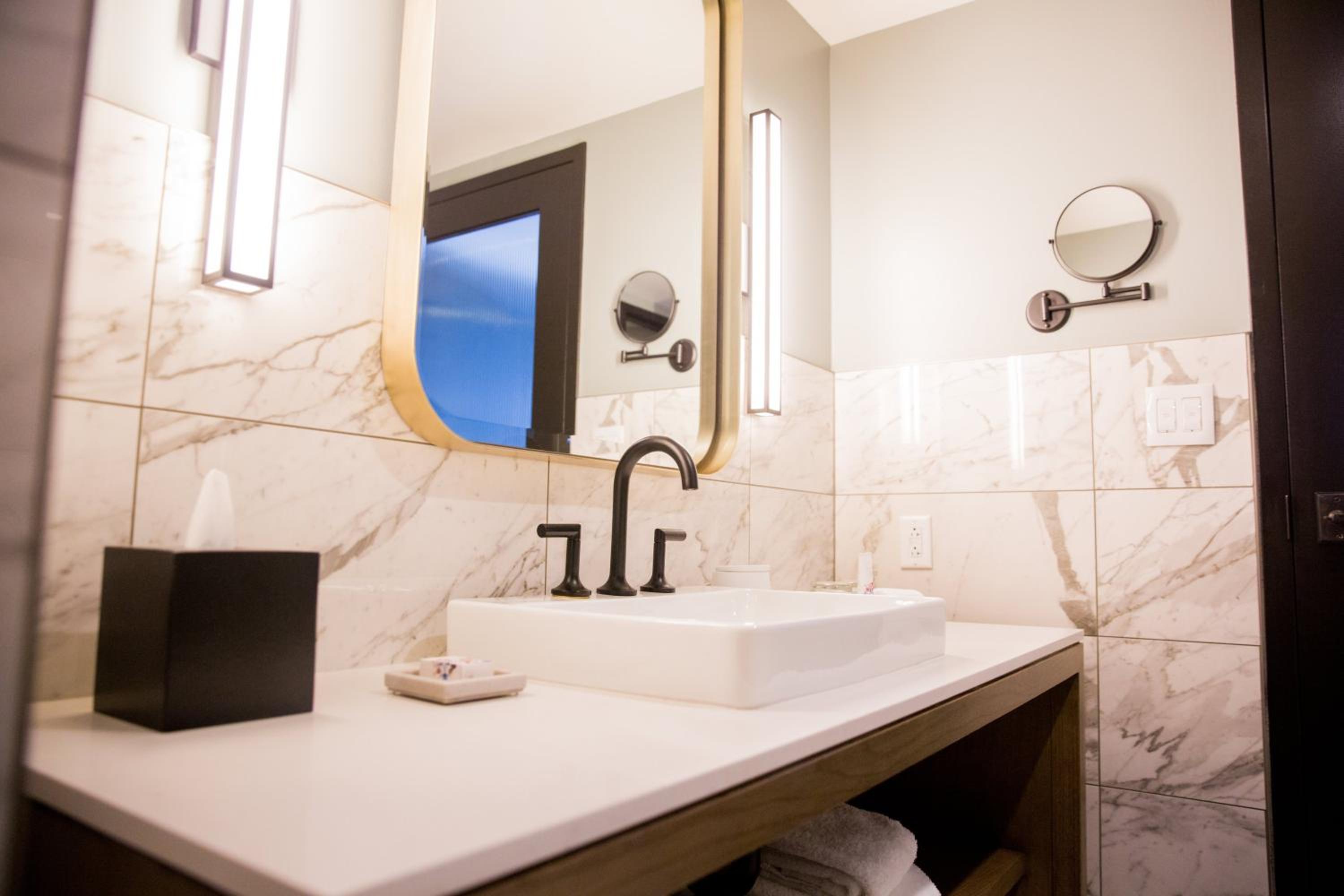 Studio Suite, 2 Kings Mobility Accessible photo 3