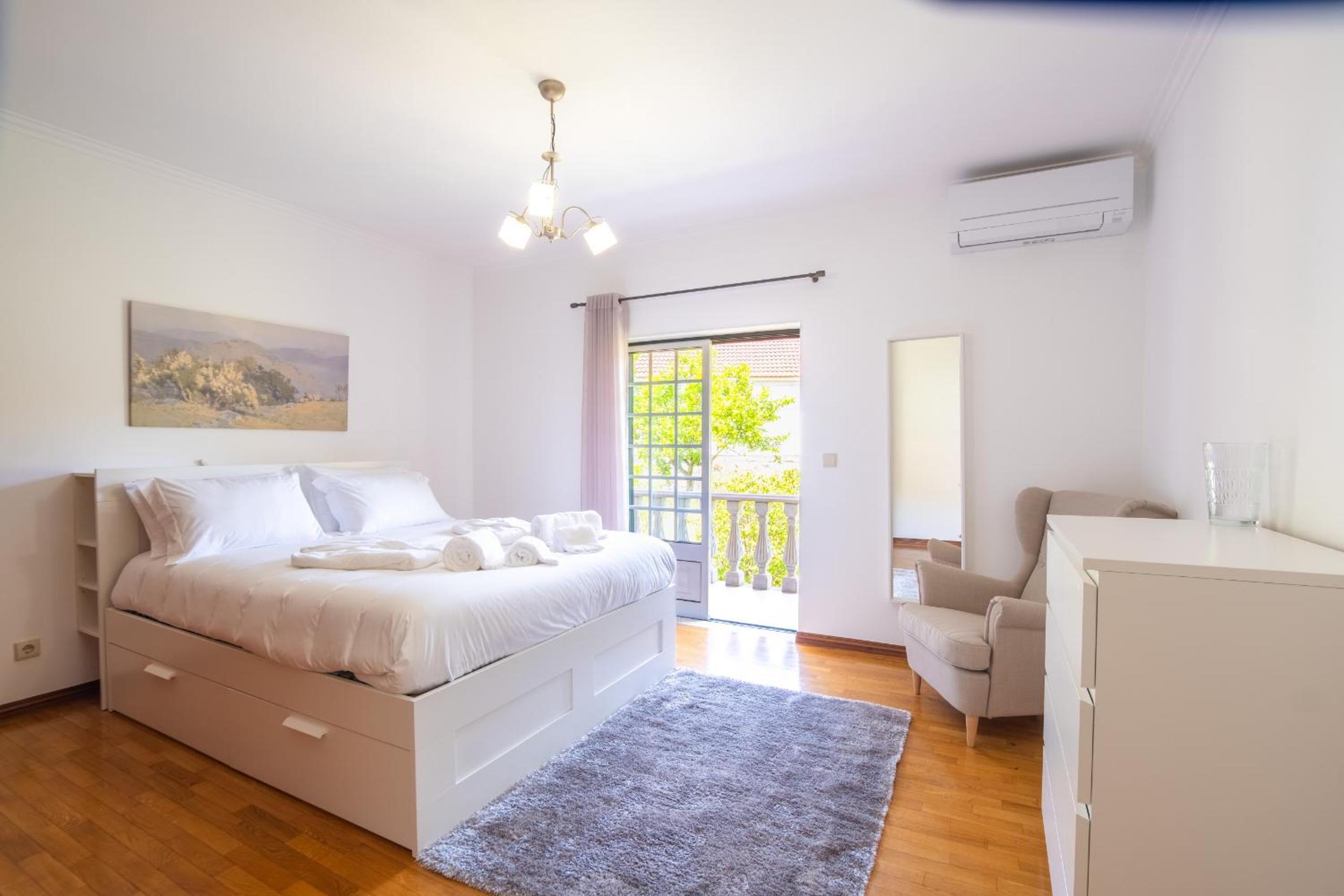 Four-Bedroom House photo 1